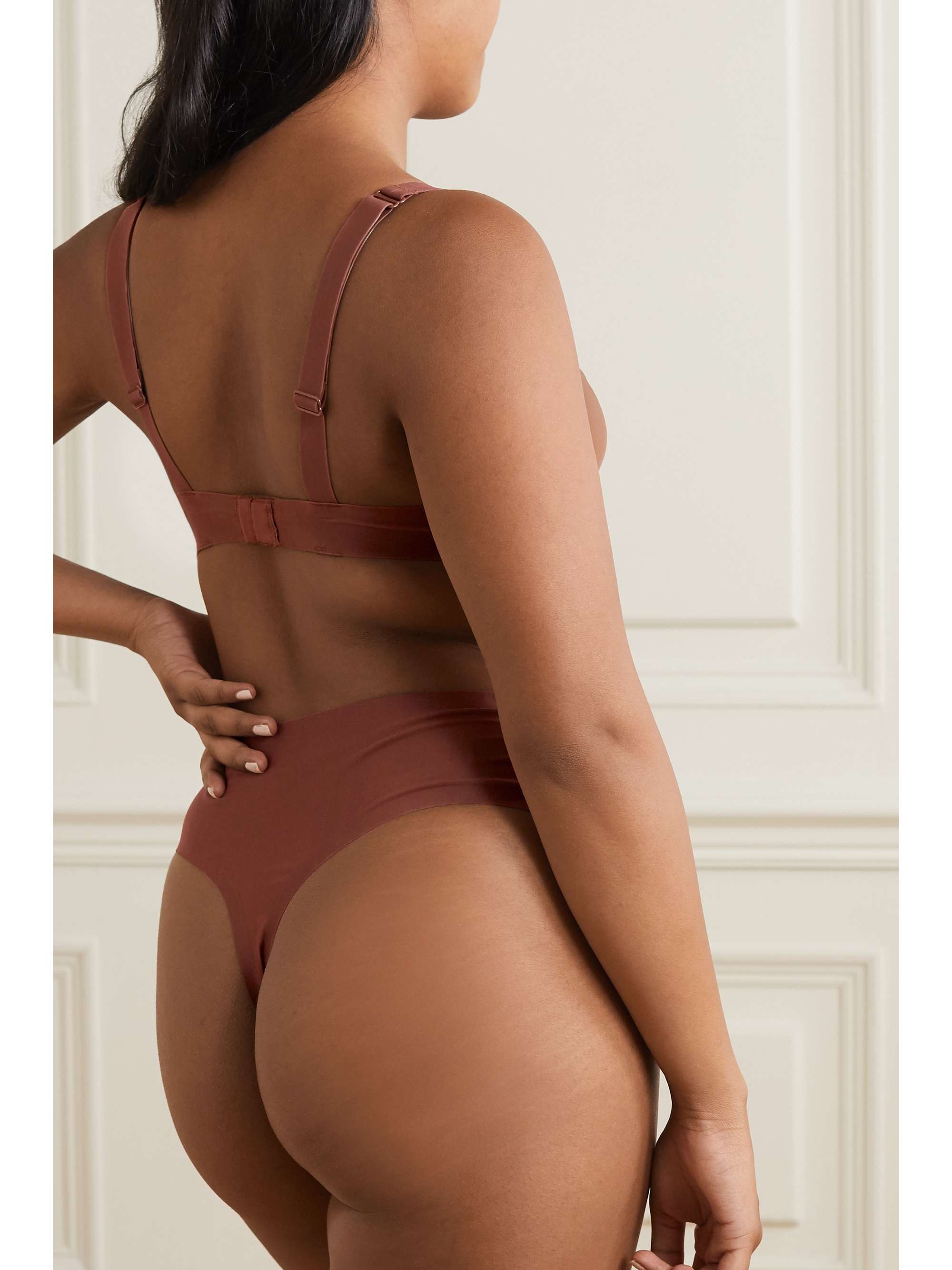 SKIMS Naked plunge bra - Smokey Quartz