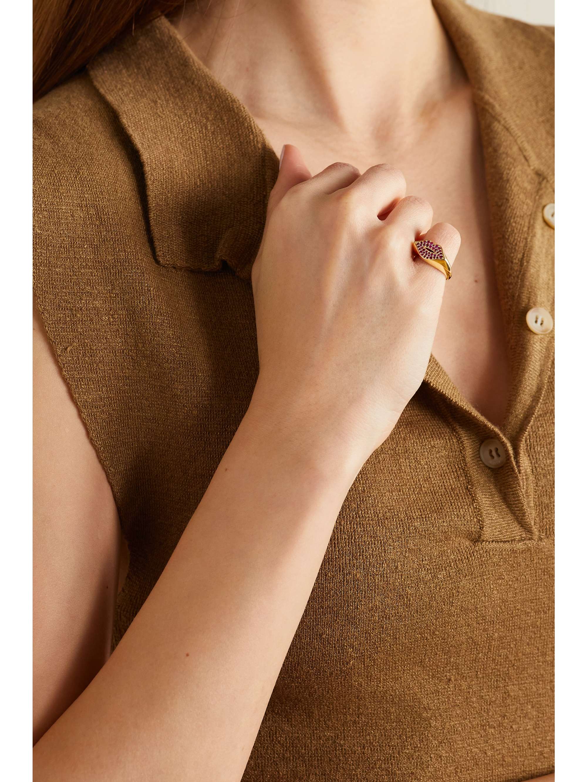 SYDNEY EVAN Lips 14-karat gold ruby signet ring