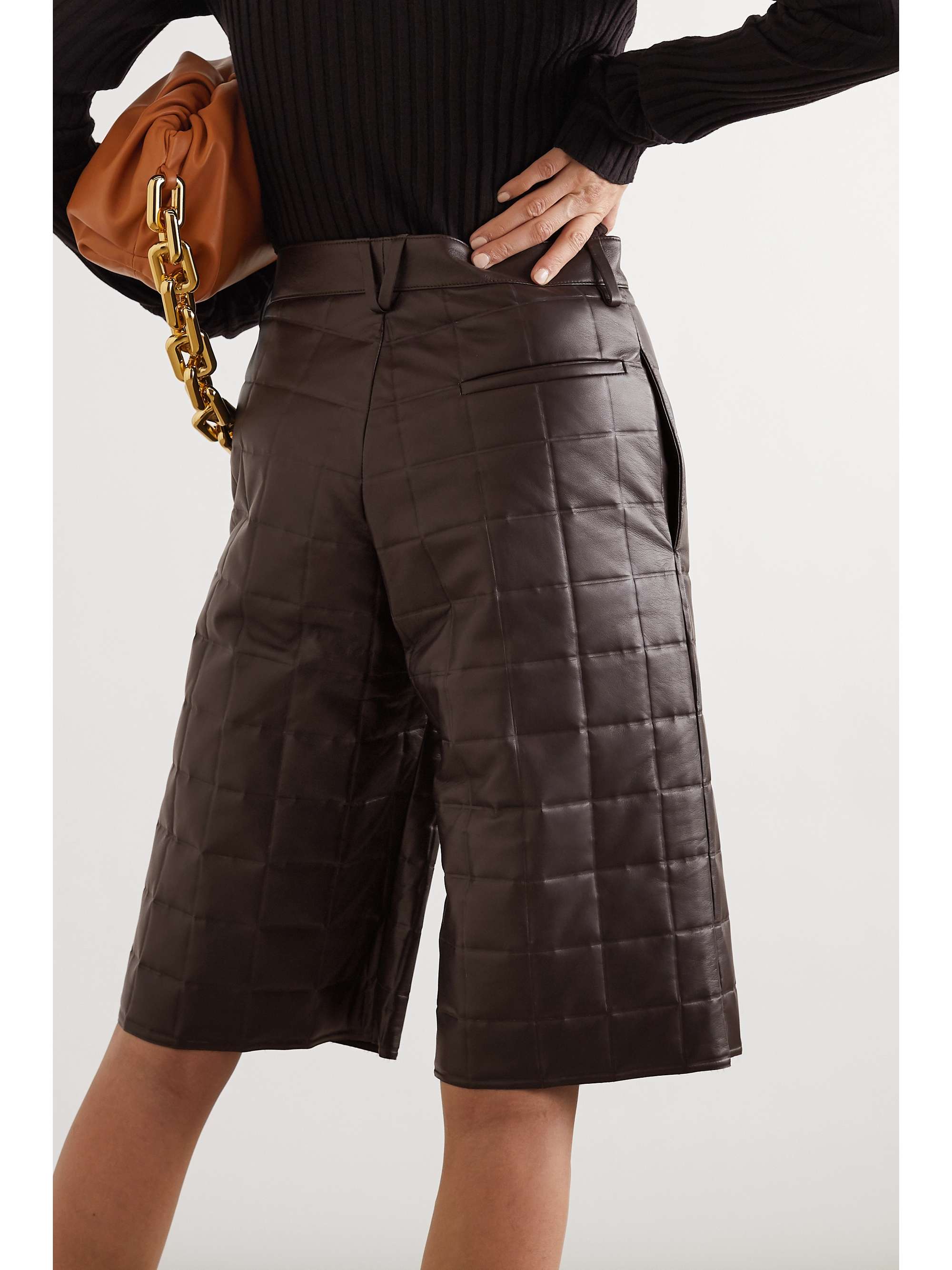 Brown Quilted leather shorts | BOTTEGA 