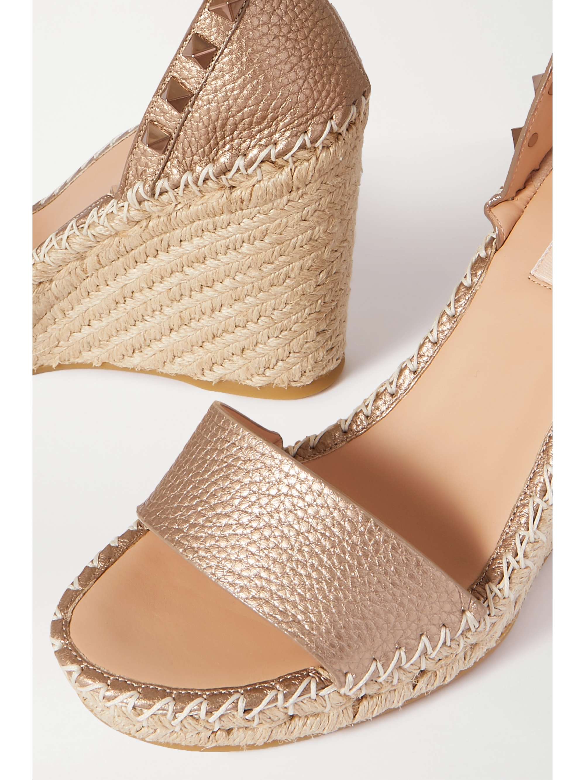 Tilbagebetale skrig Martyr VALENTINO GARAVANI Rockstud 105 metallic textured-leather wedge espadrilles  | NET-A-PORTER