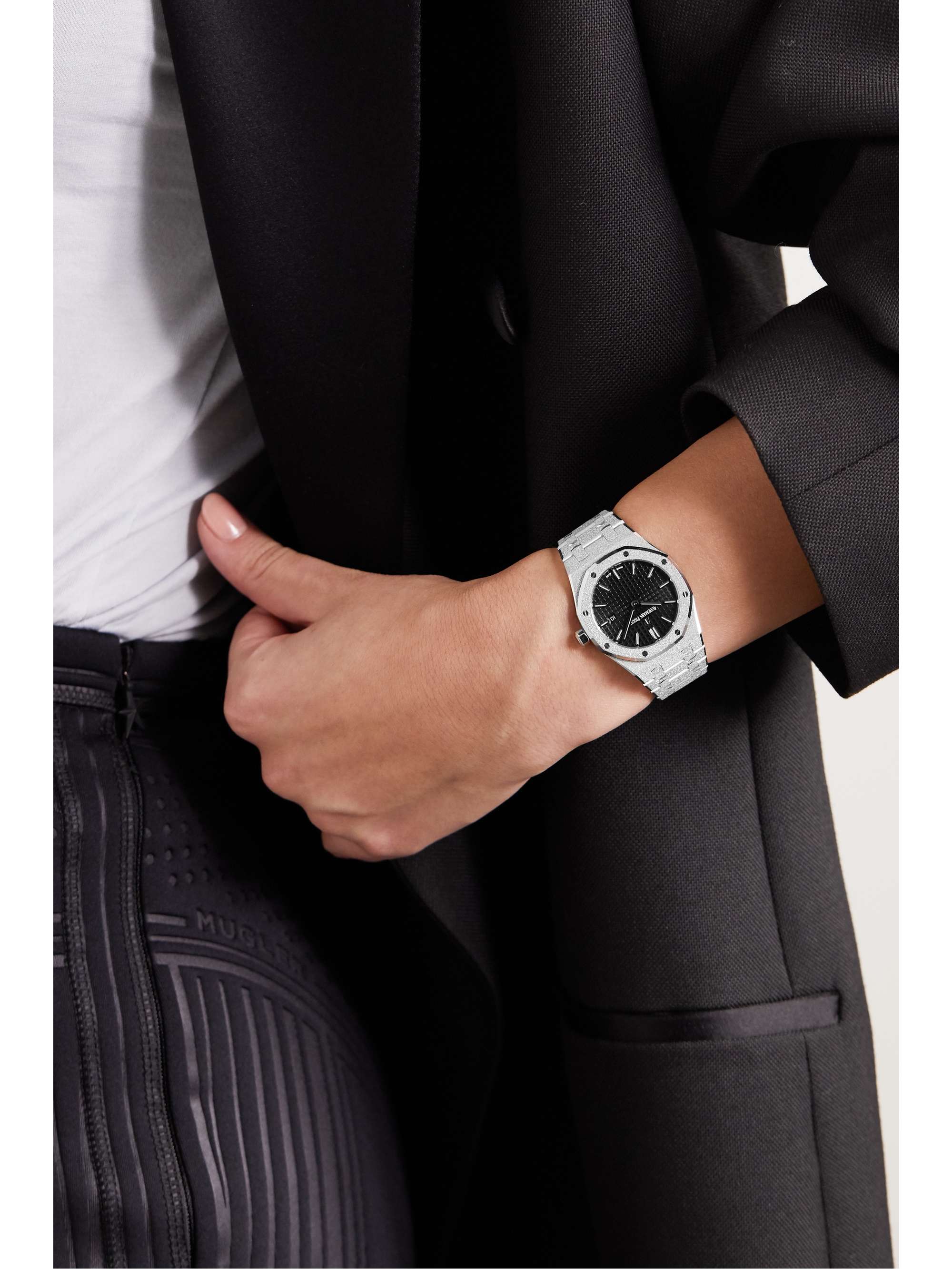 AUDEMARS PIGUET Royal Oak 33mm 18-karat frosted white gold watch