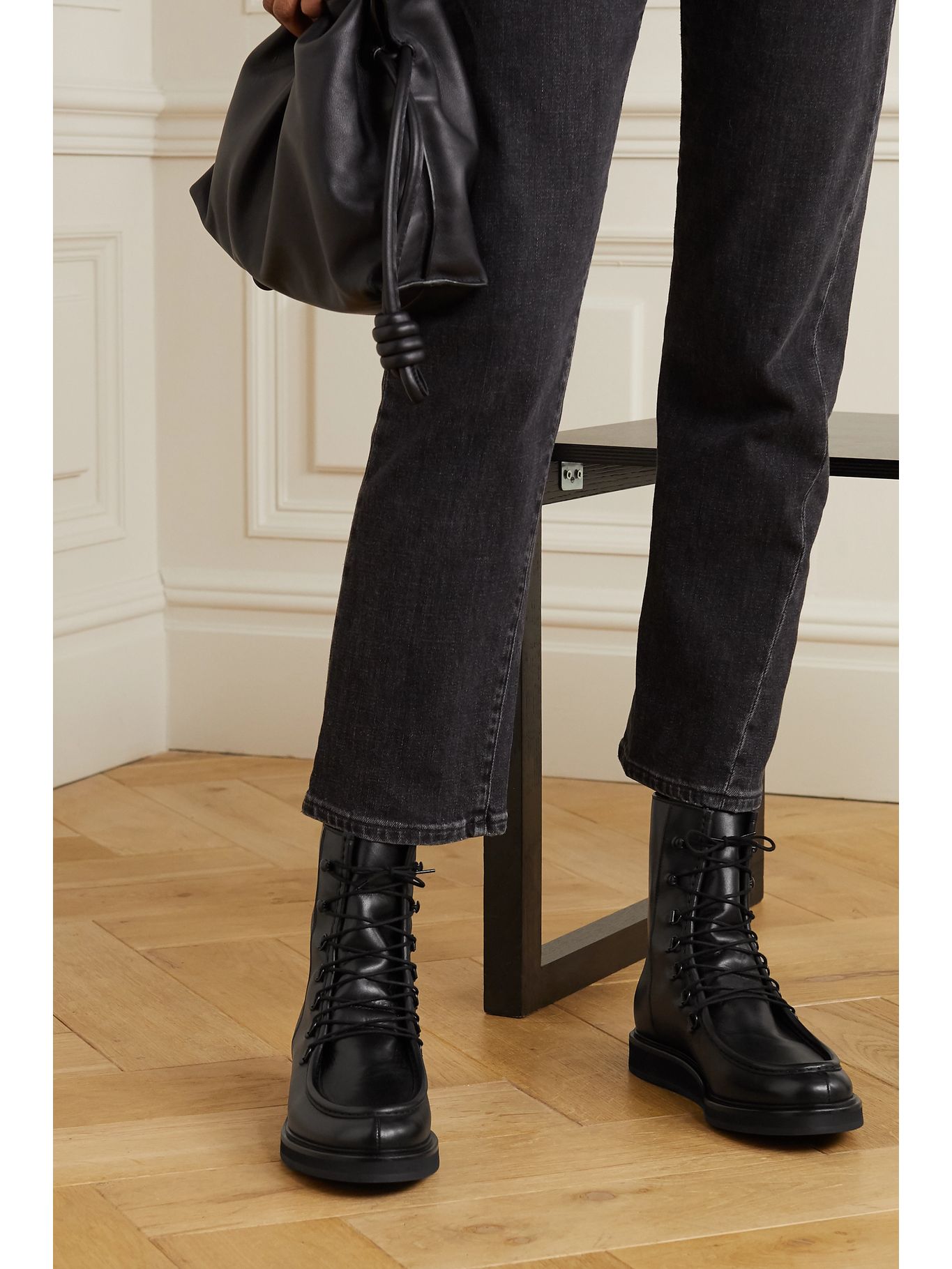 legres 16 suede ankle boots