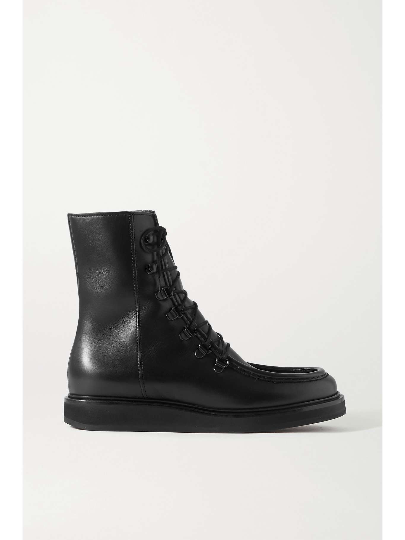 legres 16 suede ankle boots