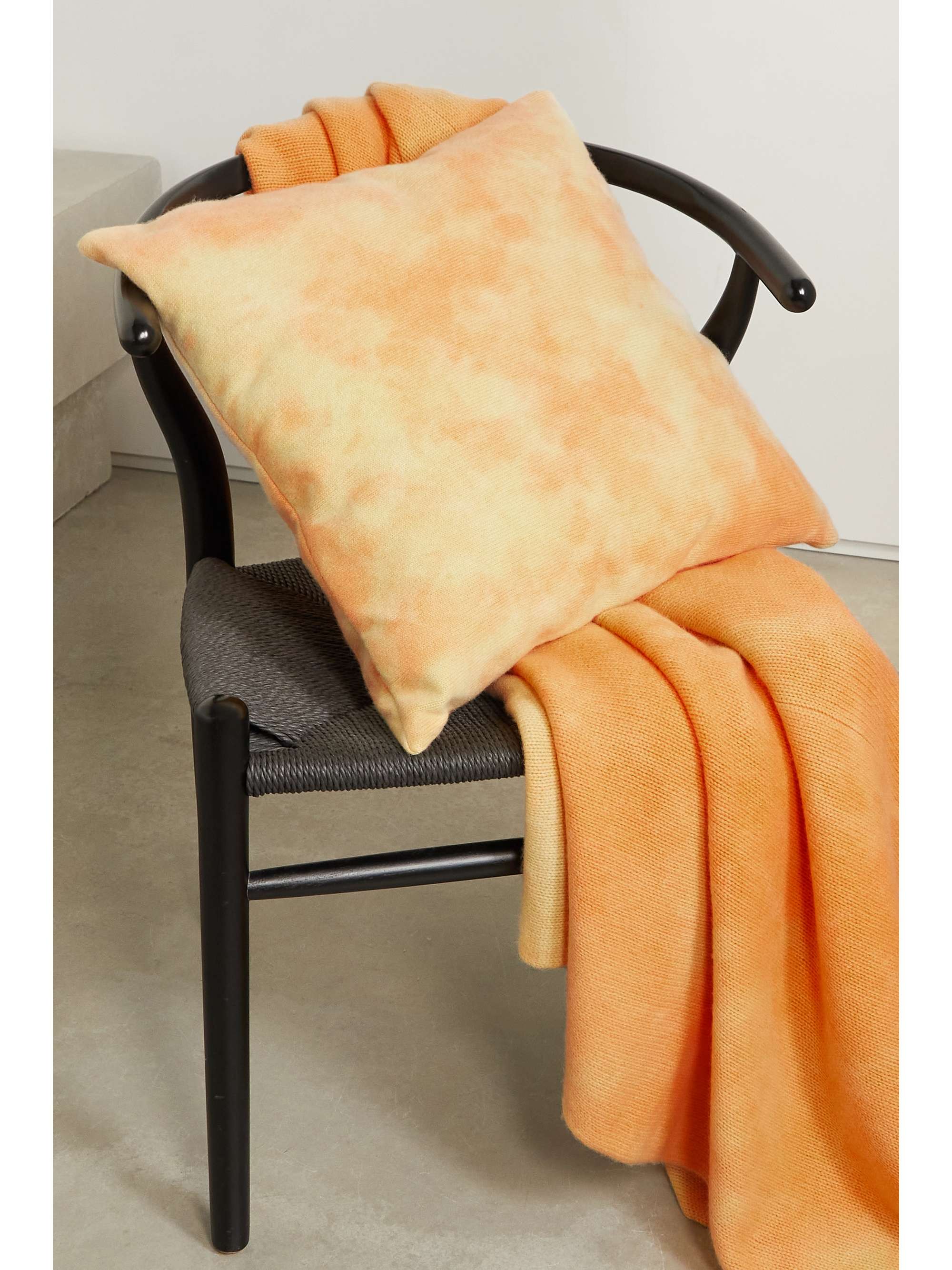 THE ELDER STATESMAN Tie-dyed cashmere cushion