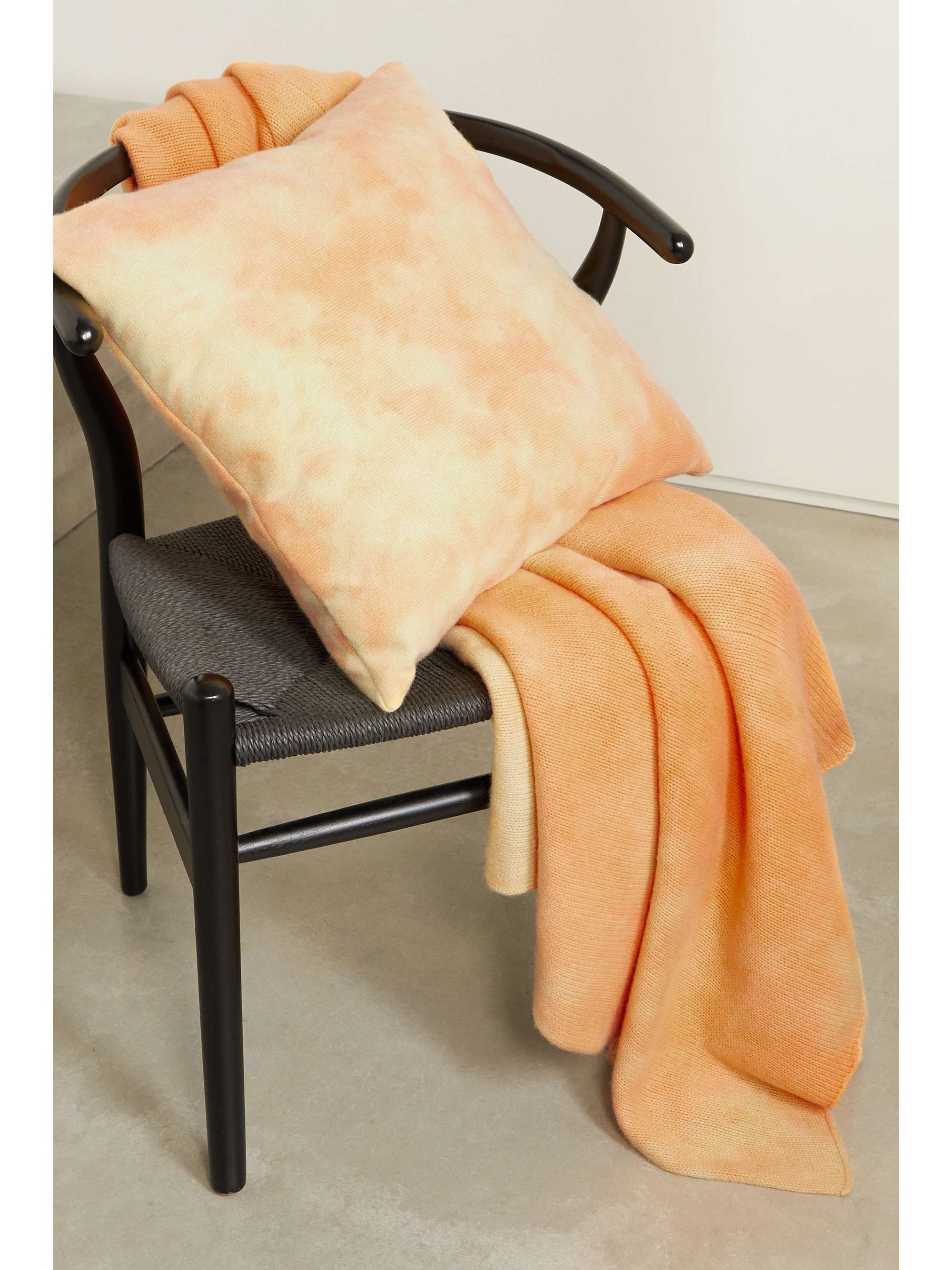 THE ELDER STATESMAN Tie-dyed cashmere blanket