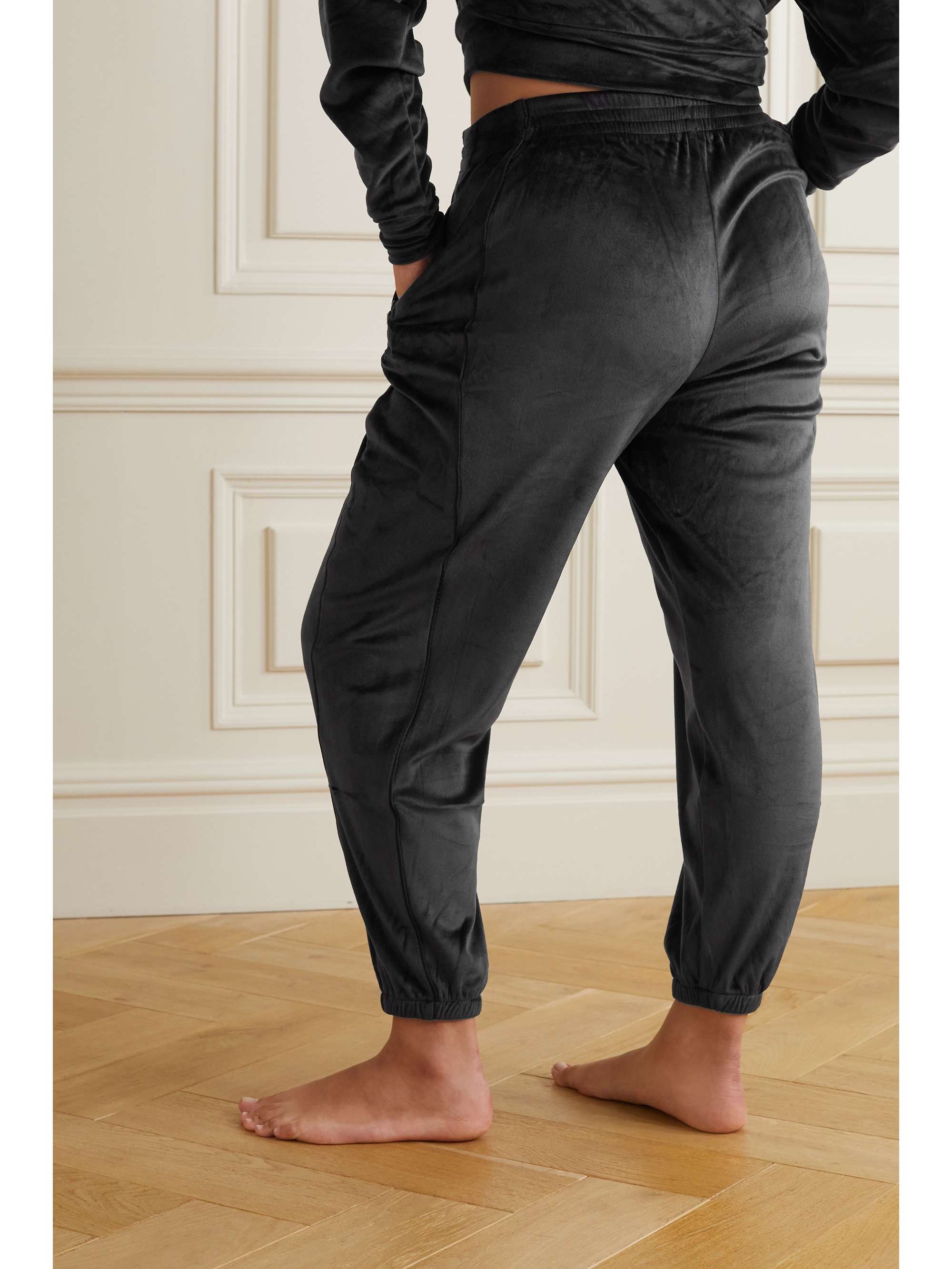 SKIMS Oversized velour track pants - Soot