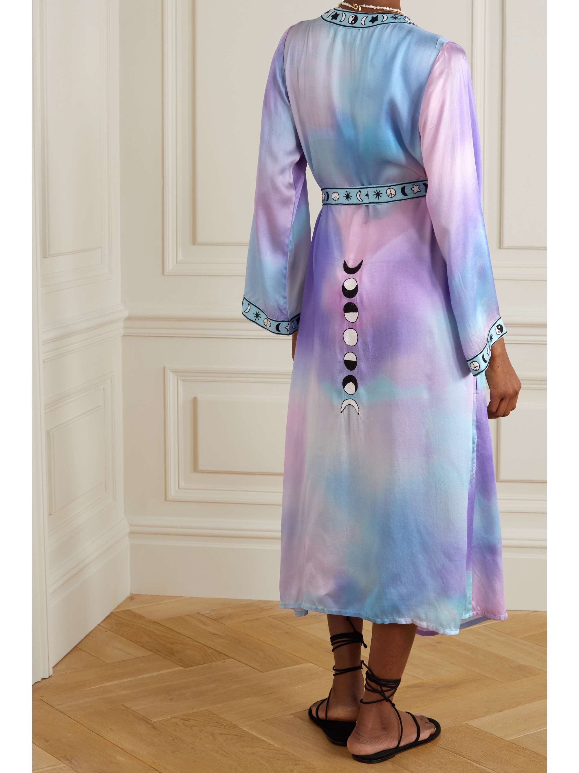 LESLIE AMON Moon Child belted embroidered printed modal robe