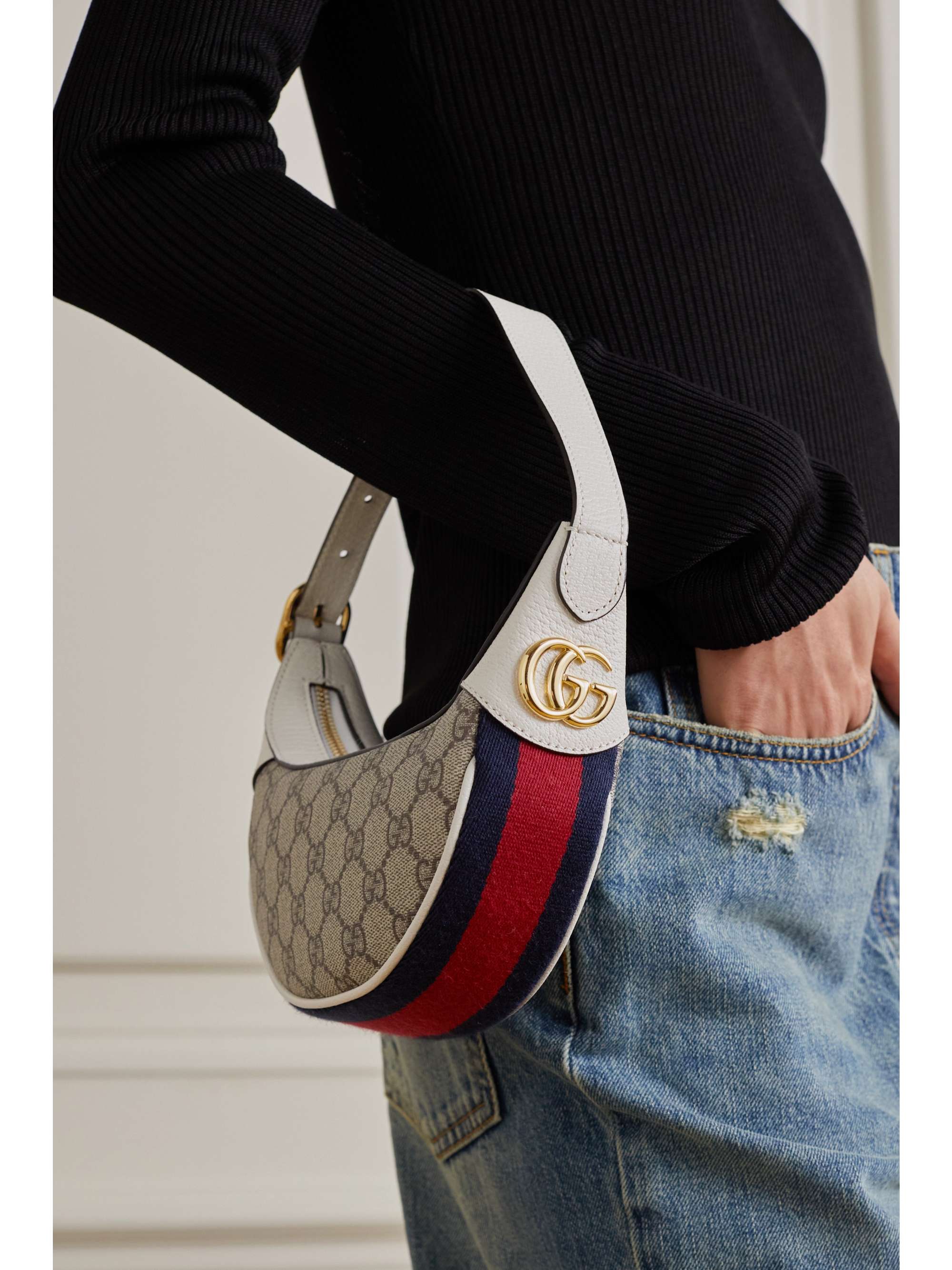 Xu hướng túi xách Xuân Hè 2022 GUCCI shoulder bag