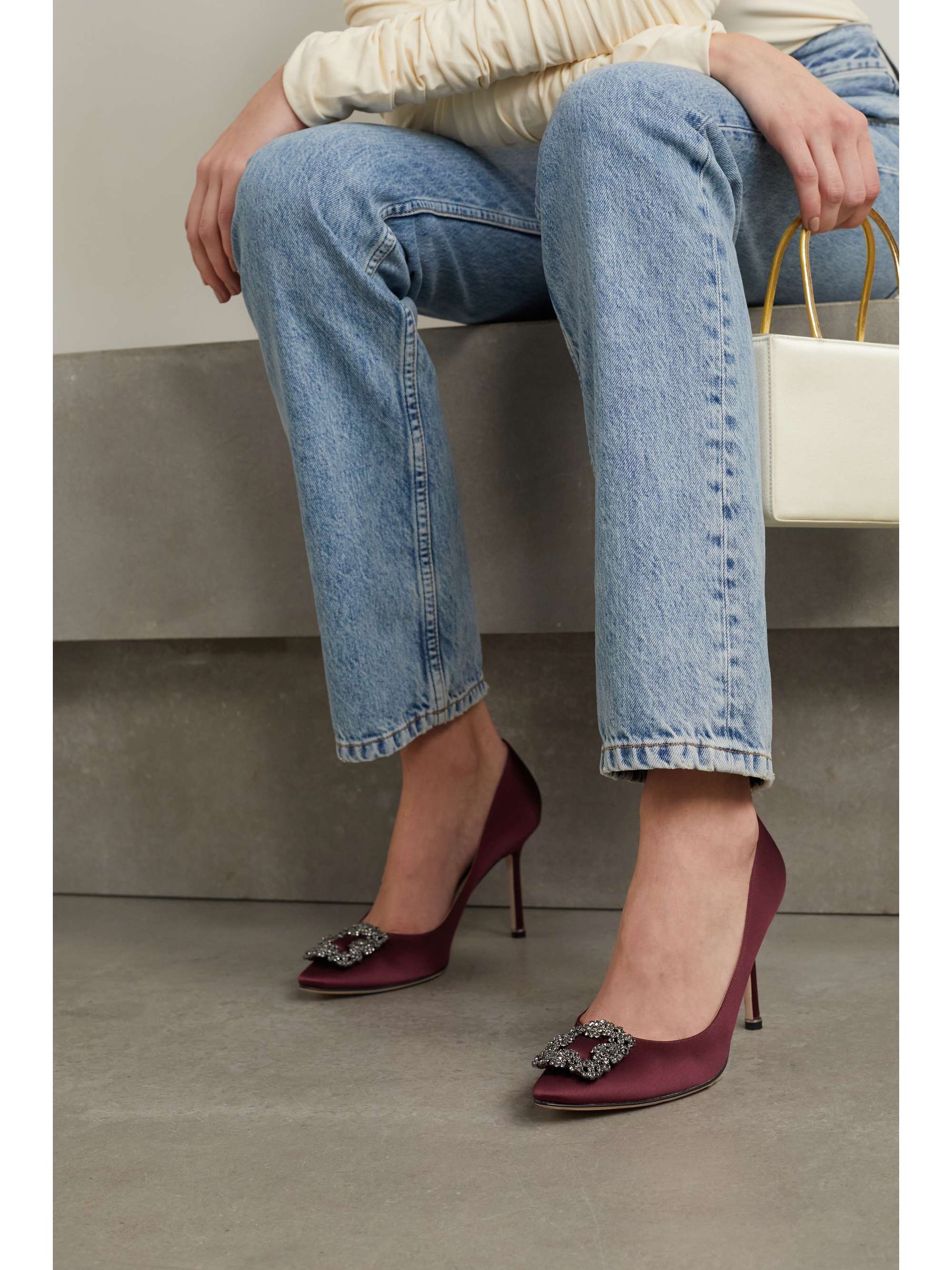 MANOLO BLAHNIK Hangisi 90 crystal-embellished velvet pumps