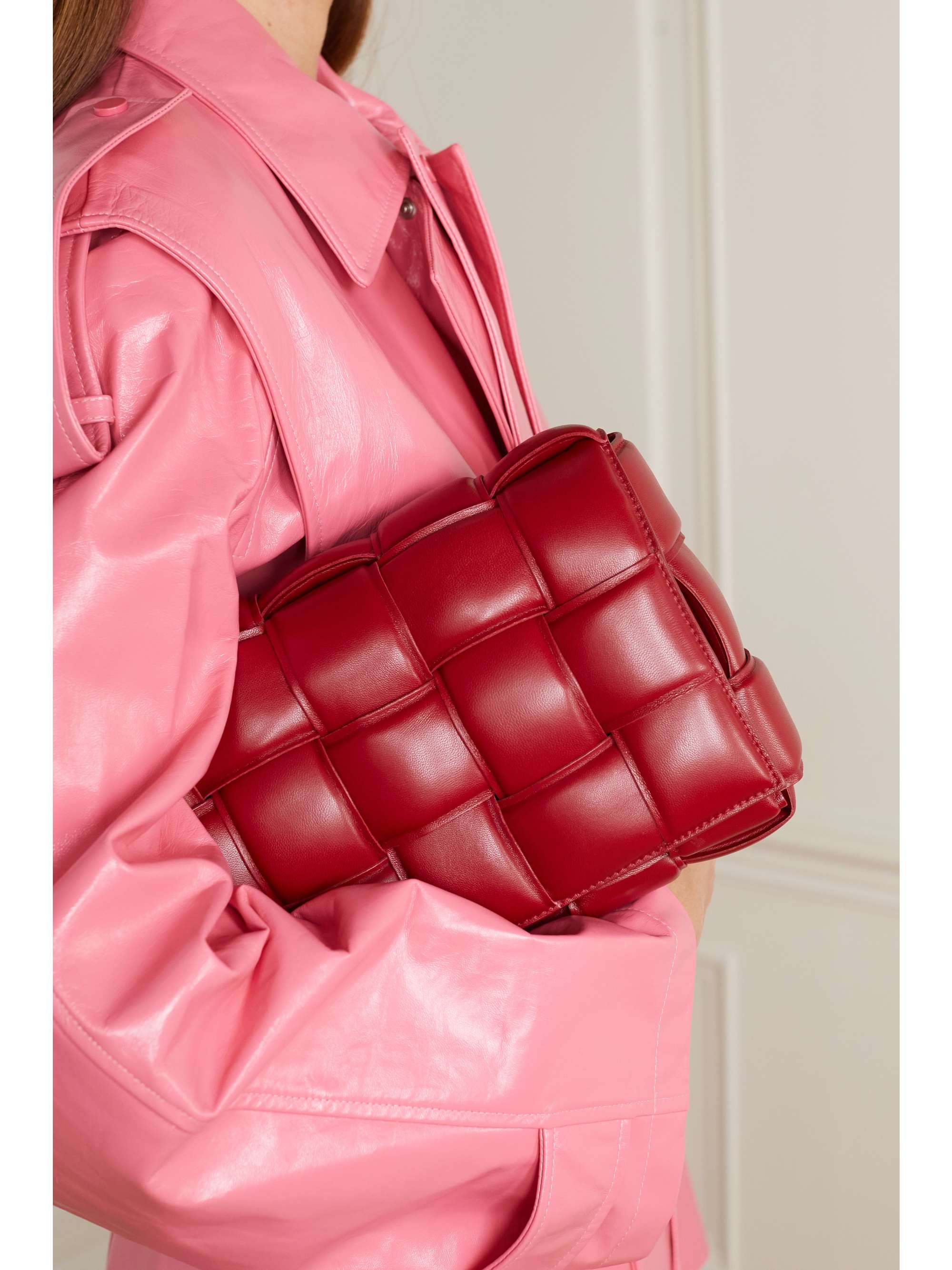 BOTTEGA VENETA Cassette padded intrecciato iridescent leather shoulder bag