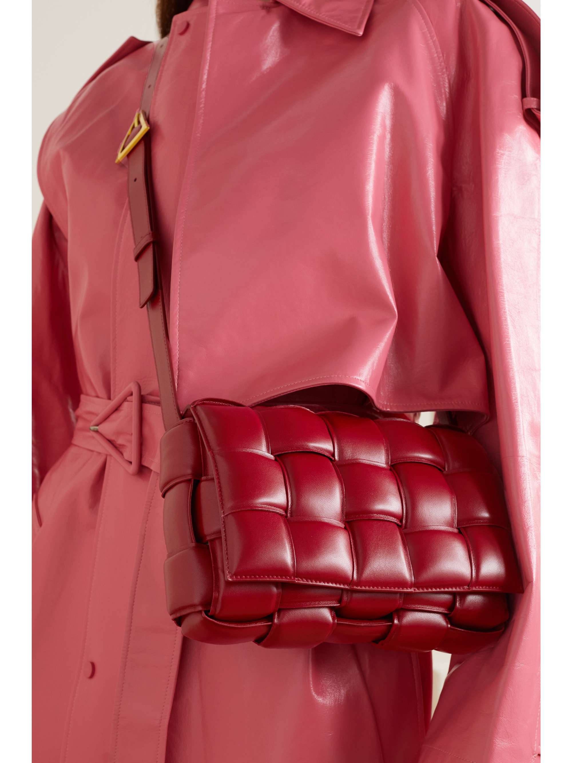 BOTTEGA VENETA Cassette padded intrecciato iridescent leather shoulder bag