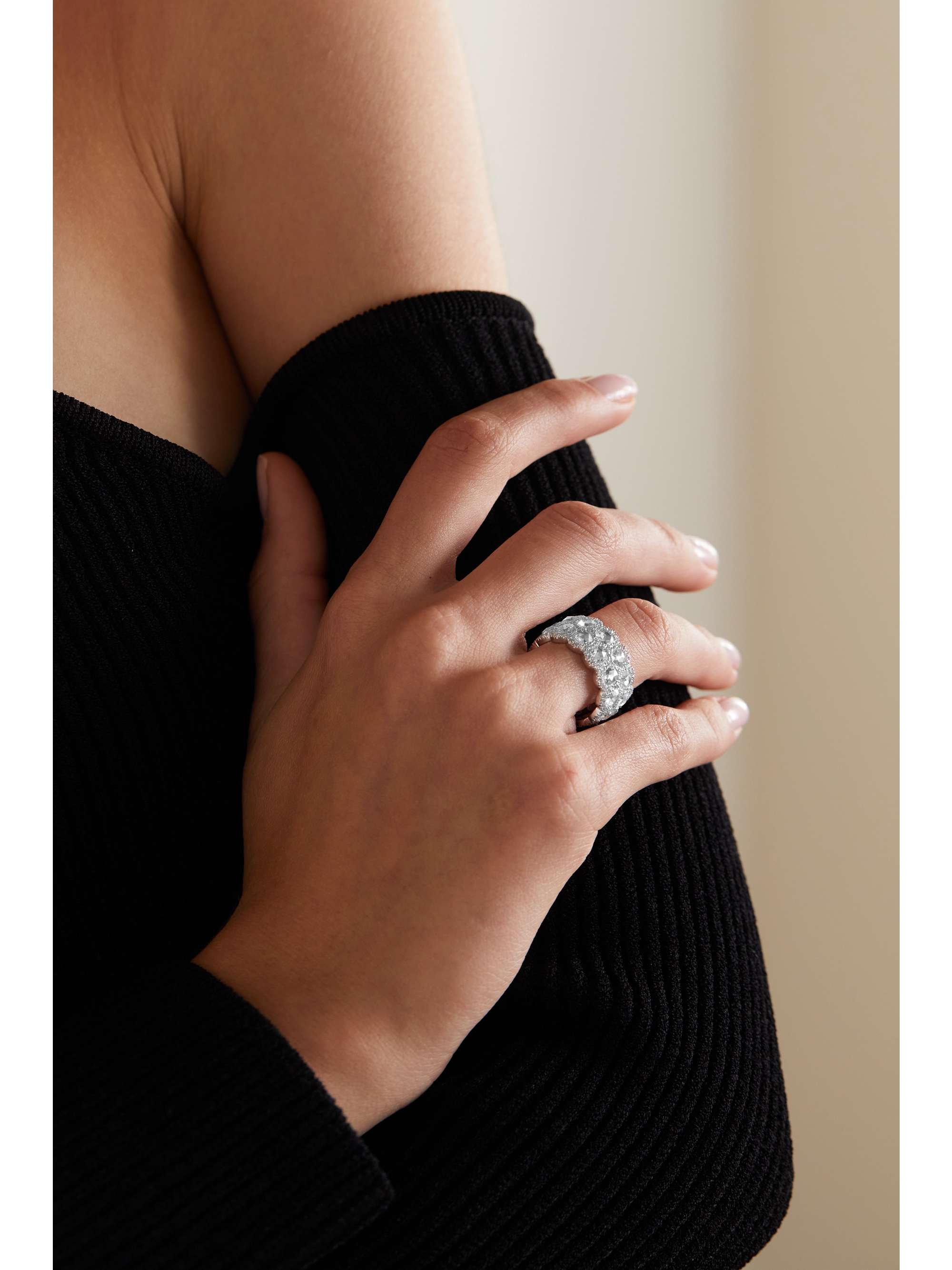 DAVID MORRIS 18-karat white gold diamond ring