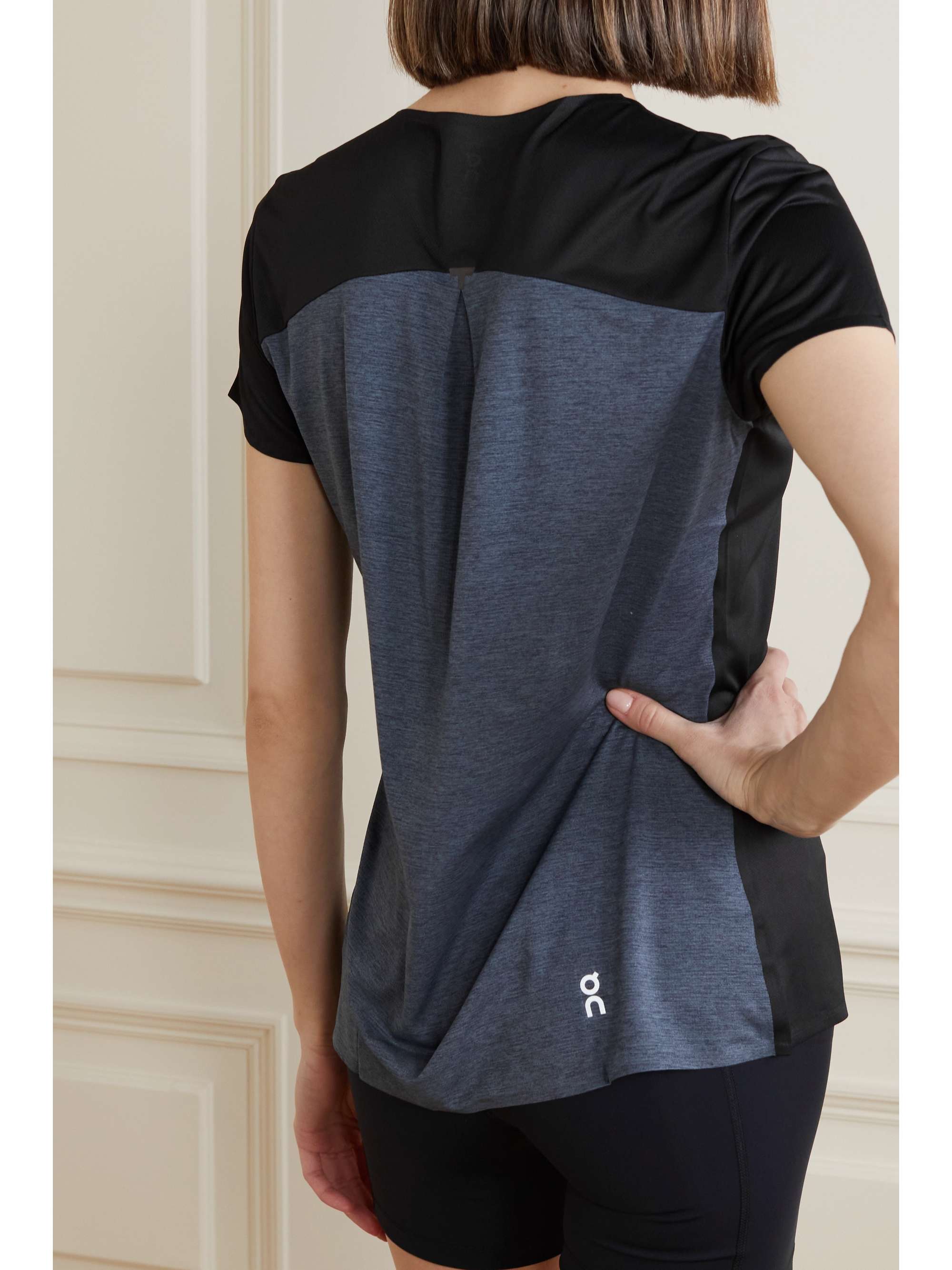 ON-RUNNING Performance-T mesh and jersey T-shirt