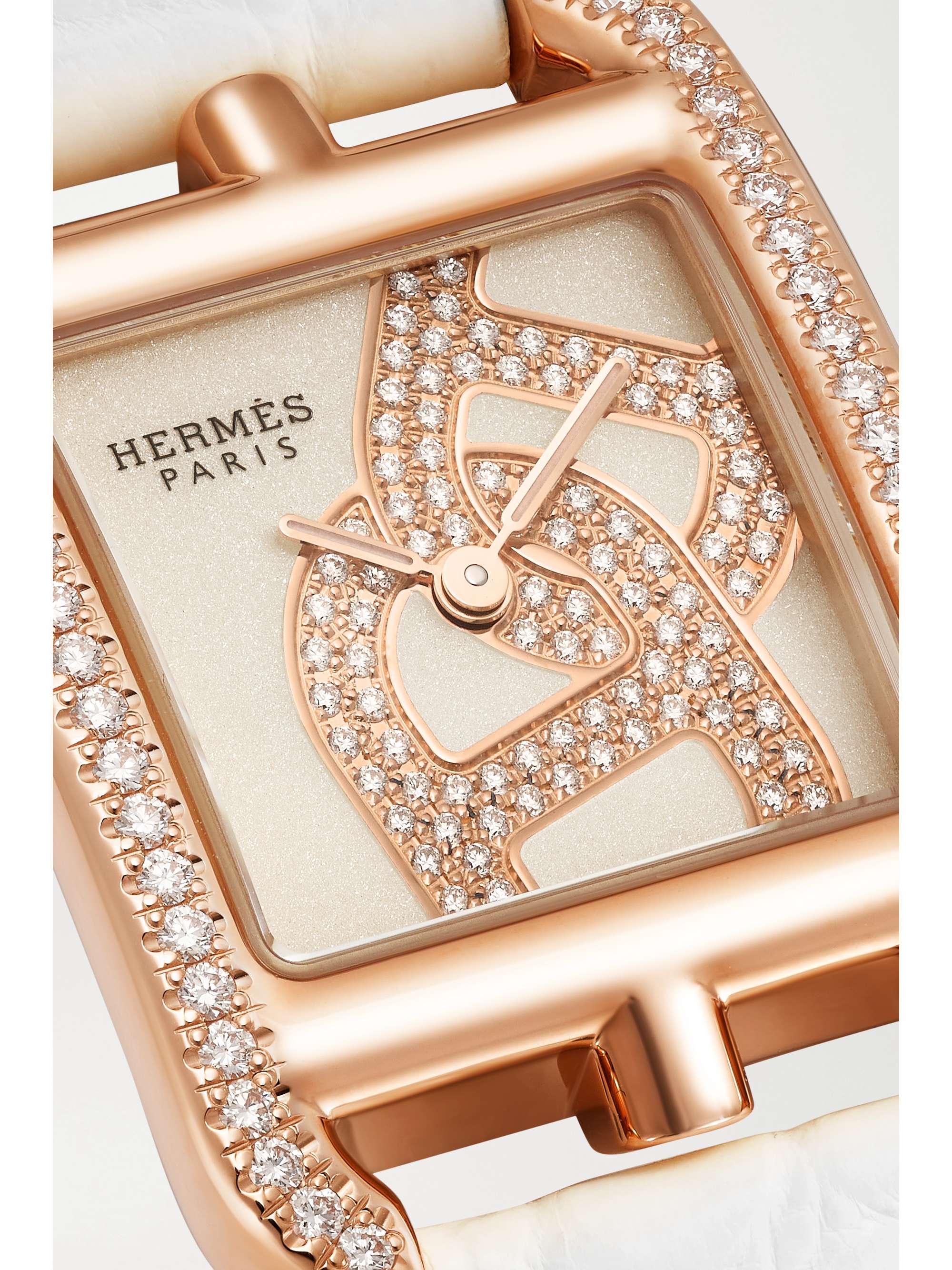 HERMÈS TIMEPIECES Montre en or rose 18 carats (750/1000), nacre et diamants à bracelet en alligator Cape Cod Small, 31 mm