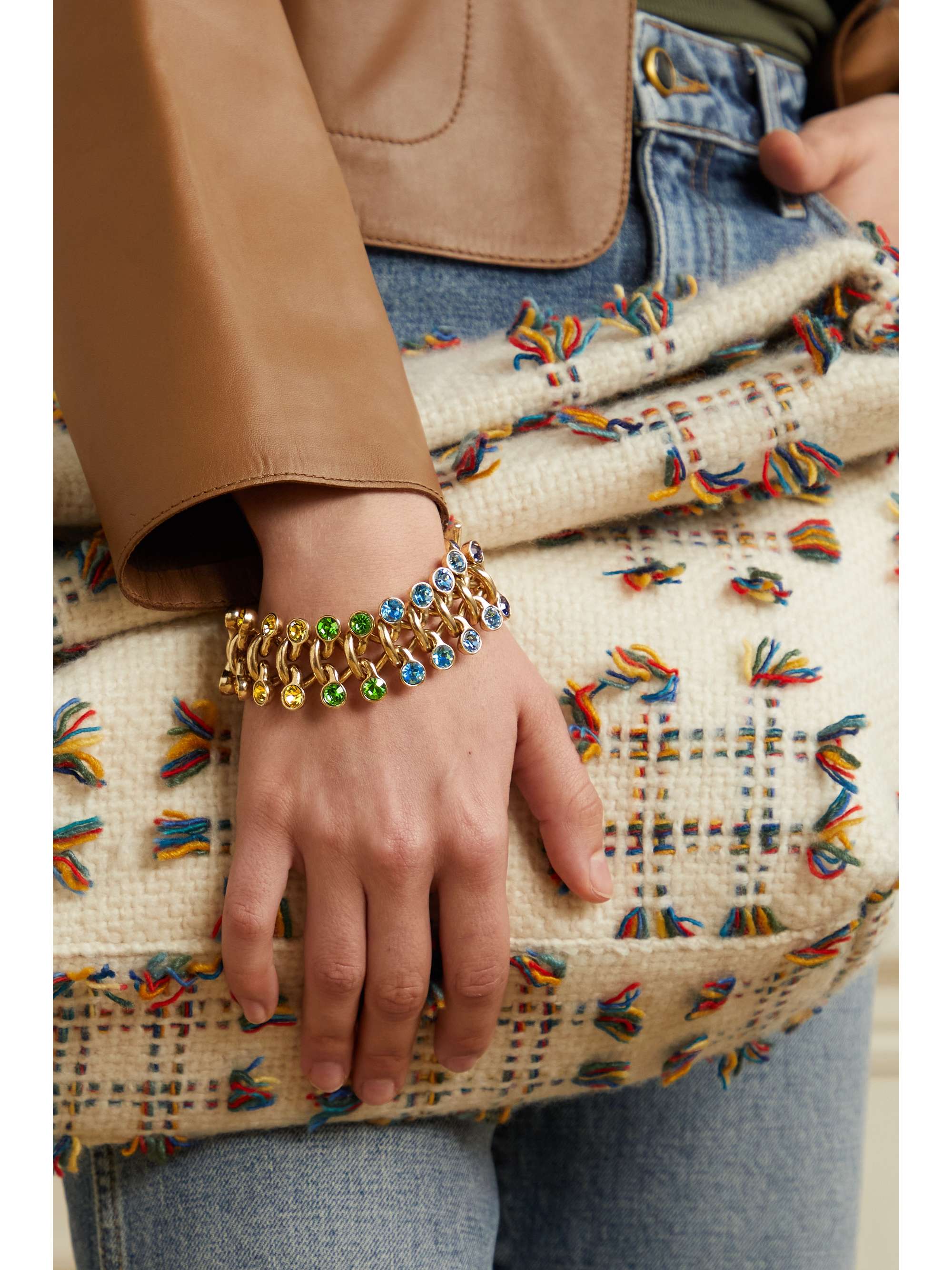 Pulsera de cristal dorado. Foto: Oscar de la Renta