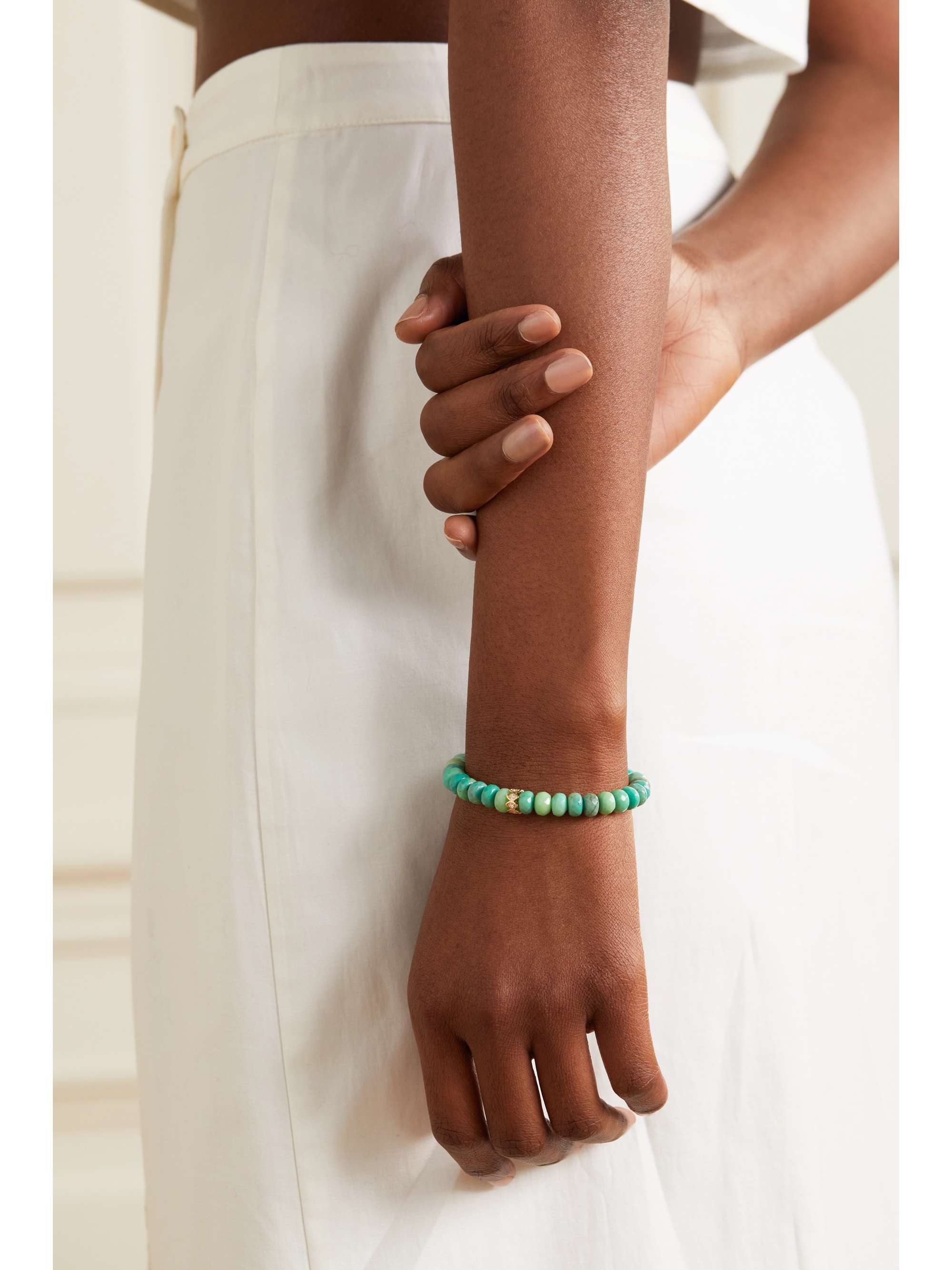 SYDNEY EVAN Evil Eye Armband mit mehreren Opalen, Details aus 14 Karat Gold und Diamanten
