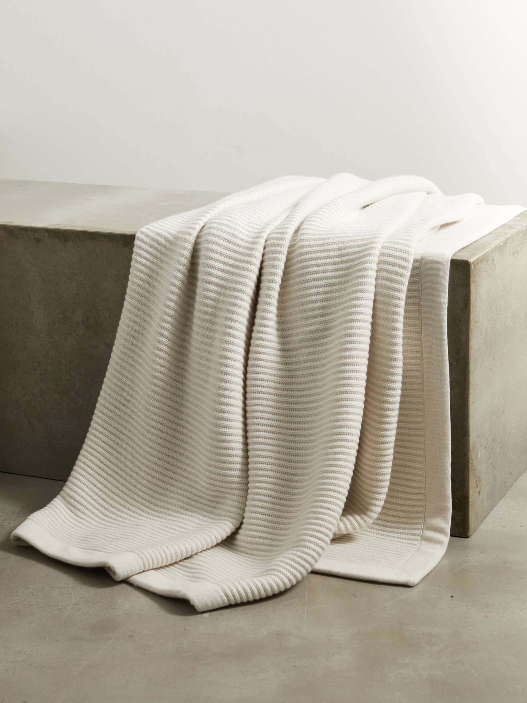 BRUNELLO CUCINELLI Ribbed cashmere blanket