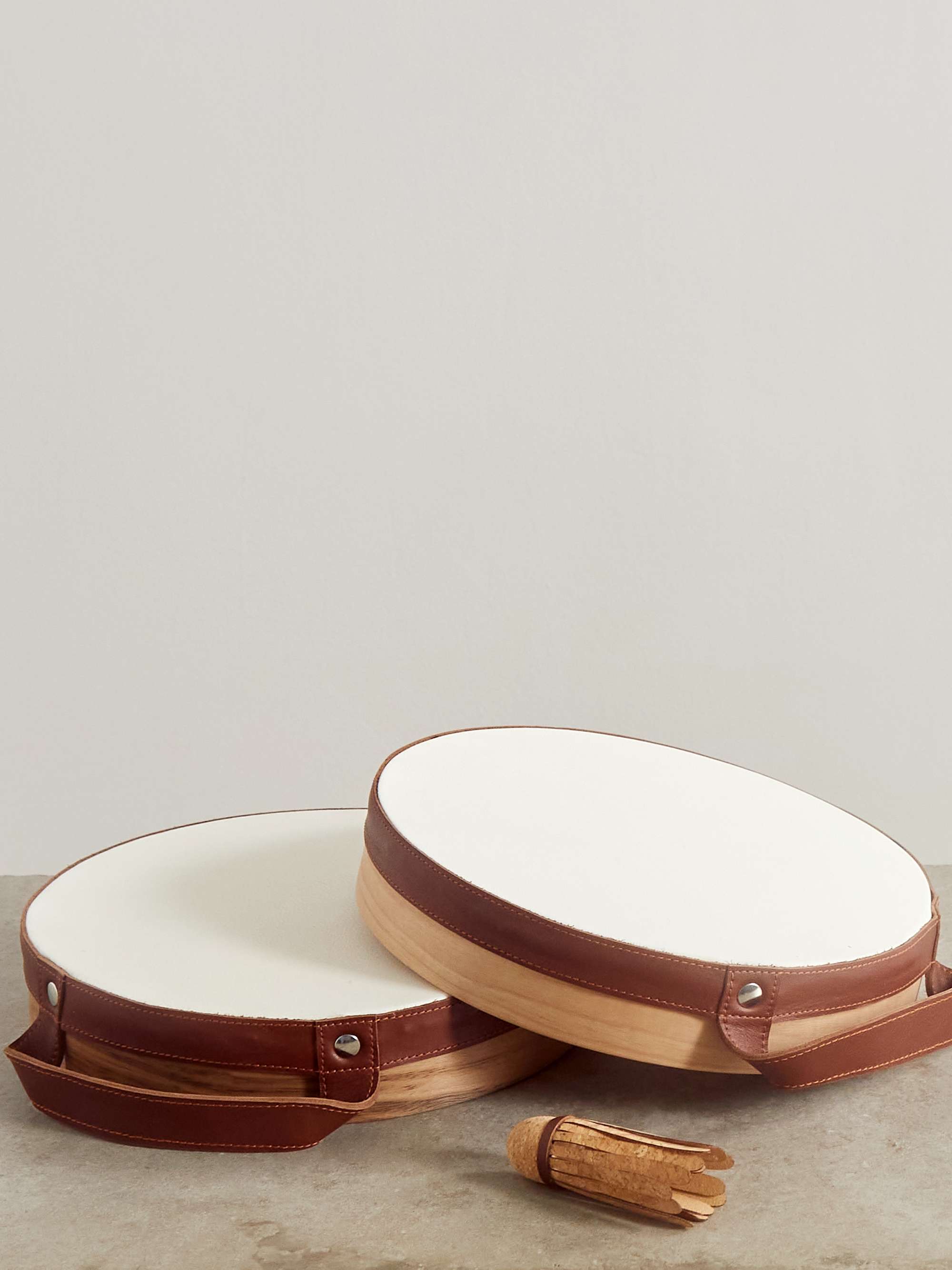 BRUNELLO CUCINELLI Walnut wood, leather and cork tamburello set