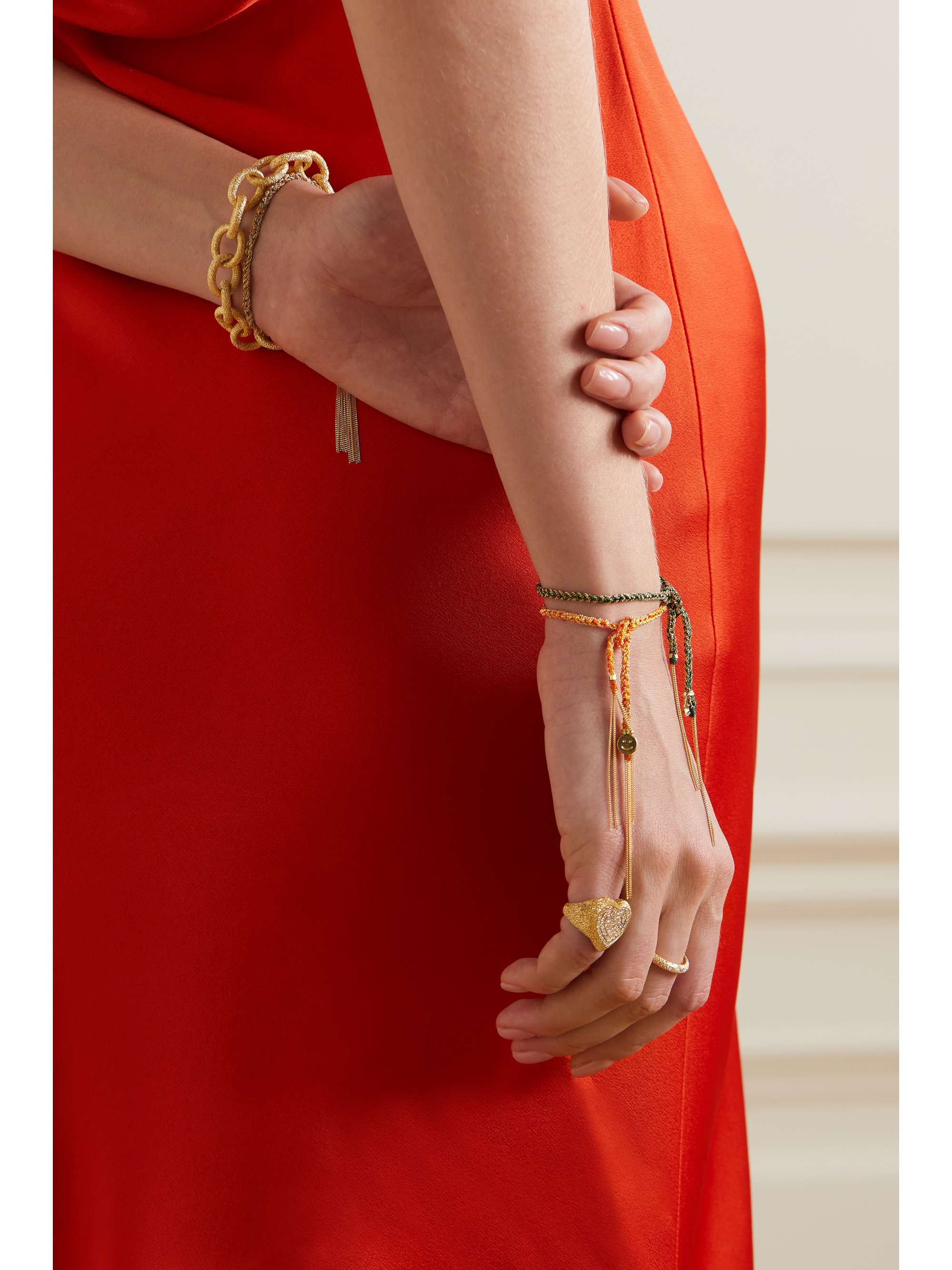 CAROLINA BUCCI Happiness Lucky Armband aus 18 Karat Gold und Seide