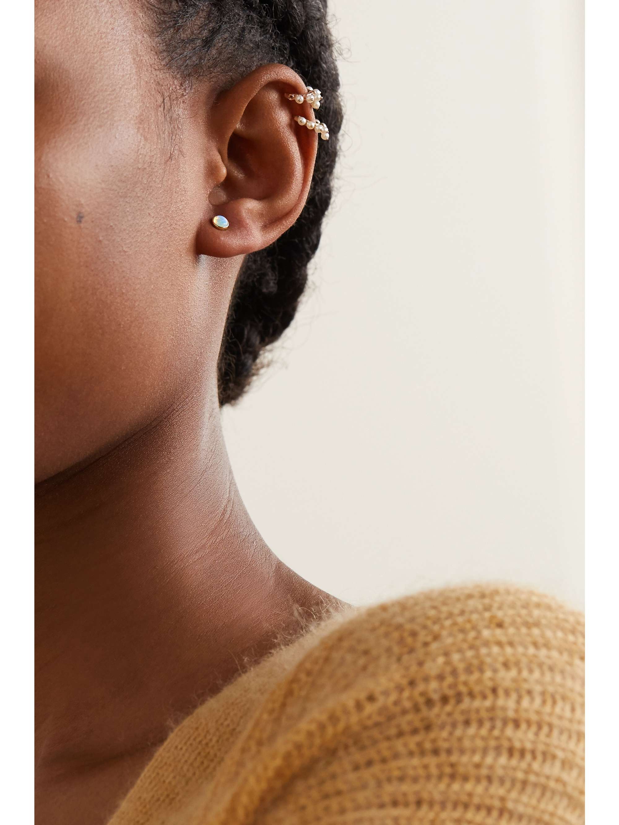 MARIA TASH 4mm 14-karat gold opal earring