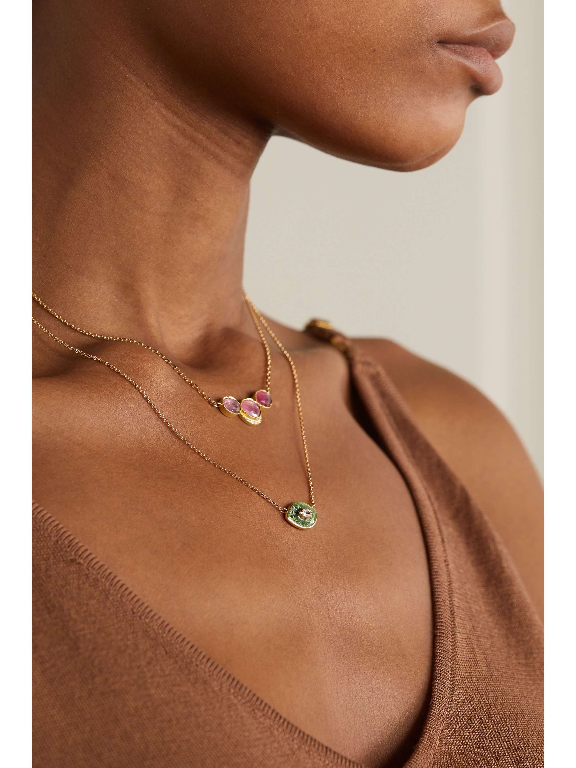 BROOKE GREGSON Talisman Kette aus 18 Karat Gold mit Emaille und Diamant