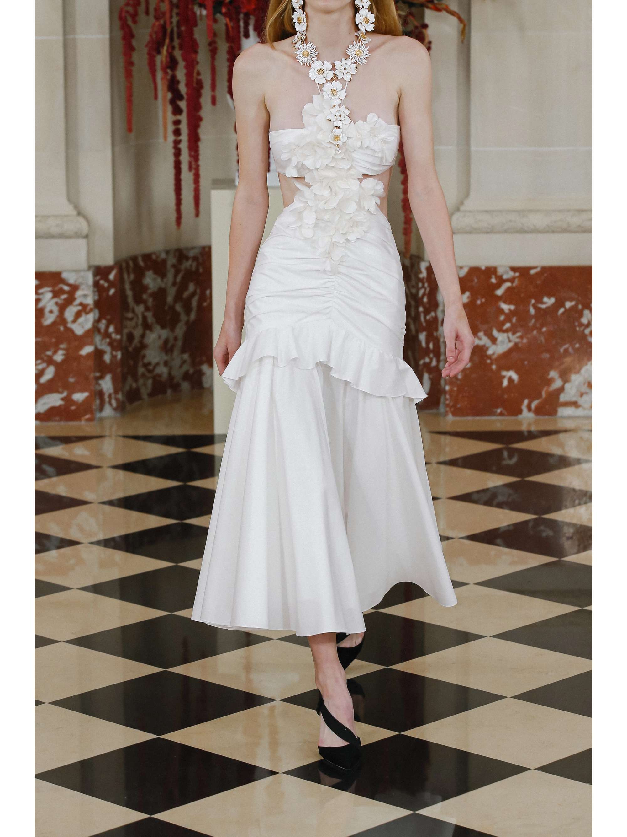 midi cut-out của Carolina Herrera
