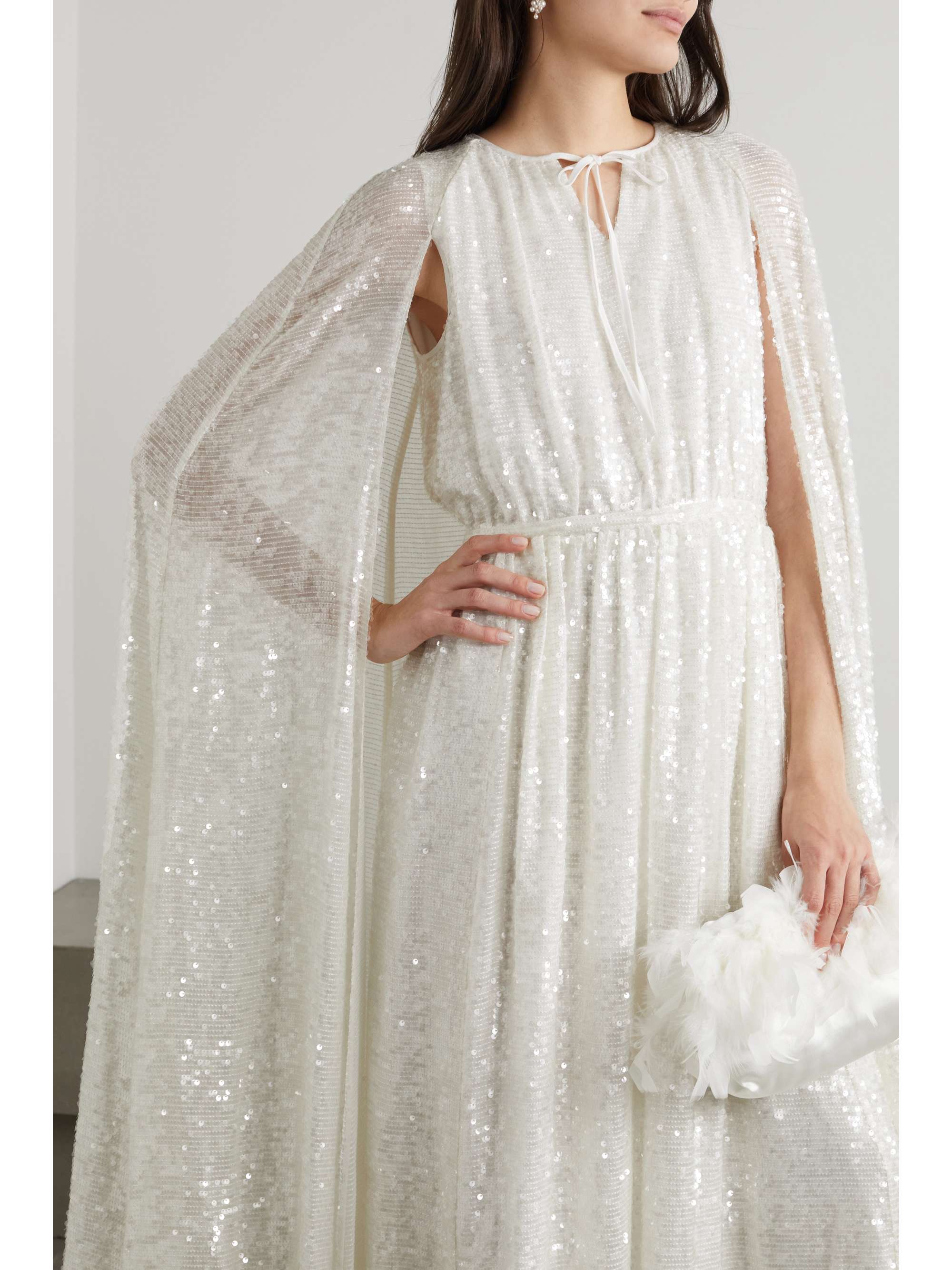ERDEM Kenley geraffte Robe aus Chiffon mit Pailletten und Cape-Effekt