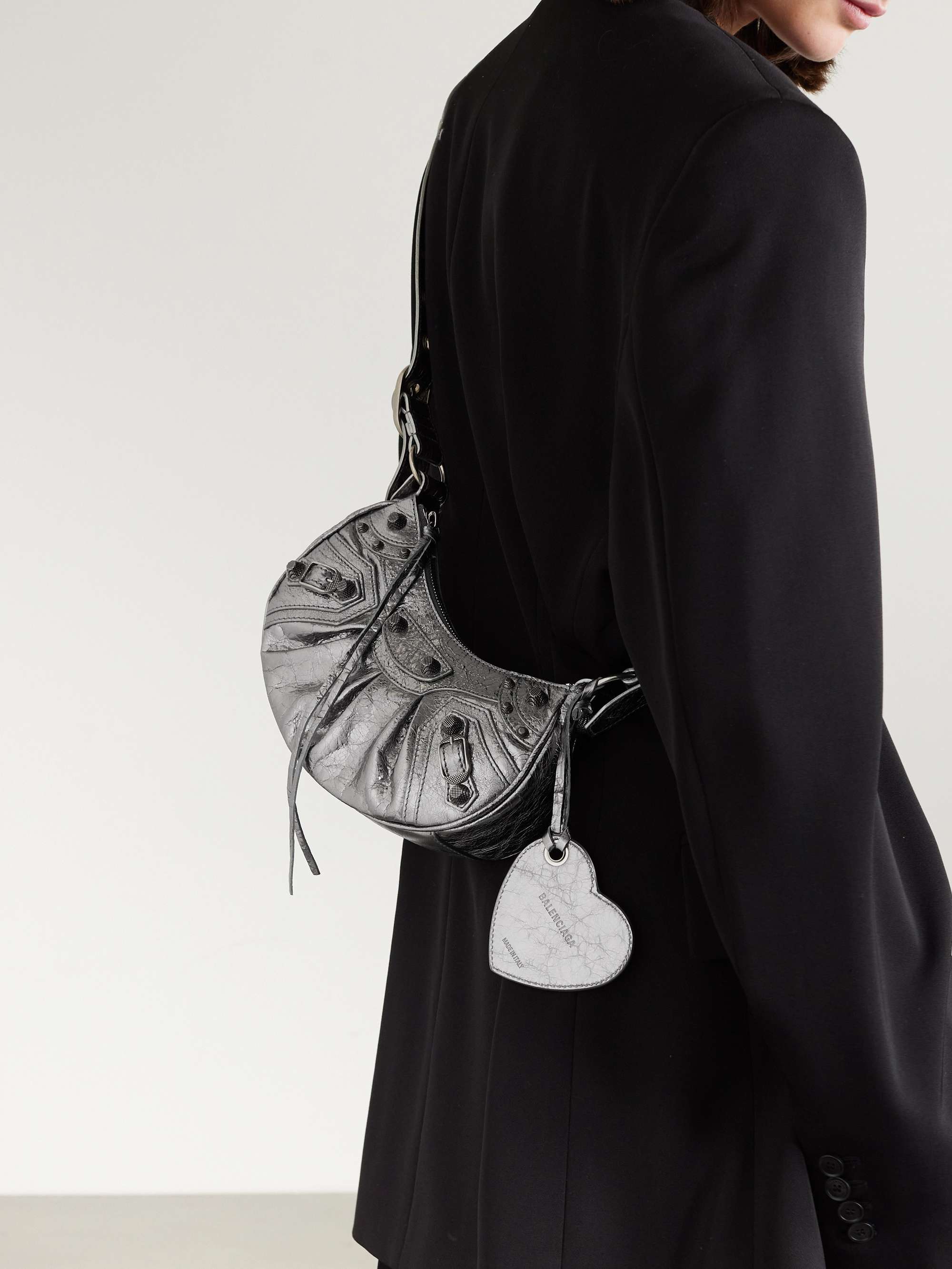 perle I nåde af Ekstremt vigtigt BALENCIAGA Le Cagole XS studded metallic crinkled-leather shoulder bag |  NET-A-PORTER