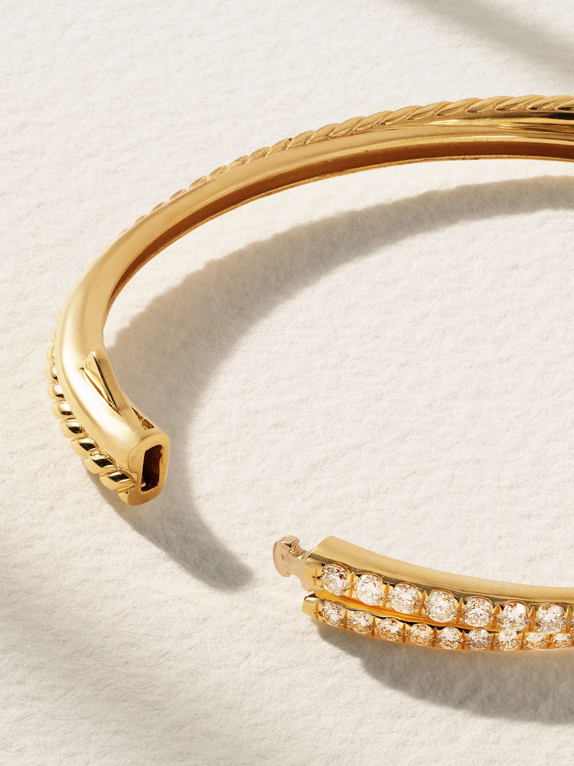 DAVID YURMAN Crossover Armreif aus 18 Karat Gold mit Diamanten