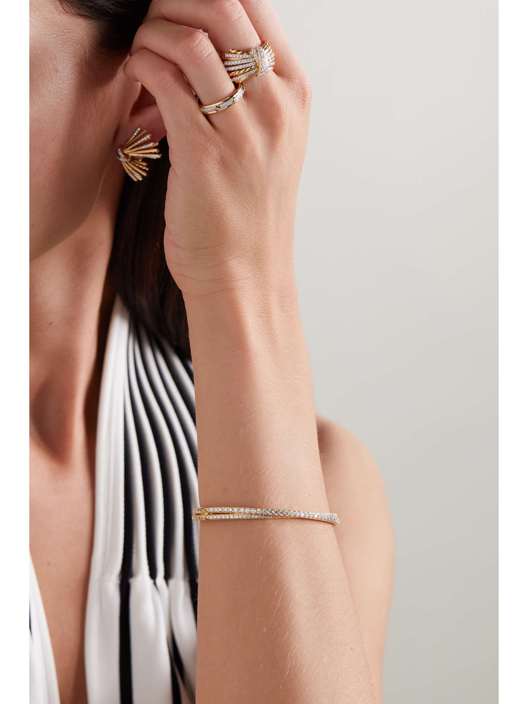 DAVID YURMAN Crossover Armreif aus 18 Karat Gold mit Diamanten