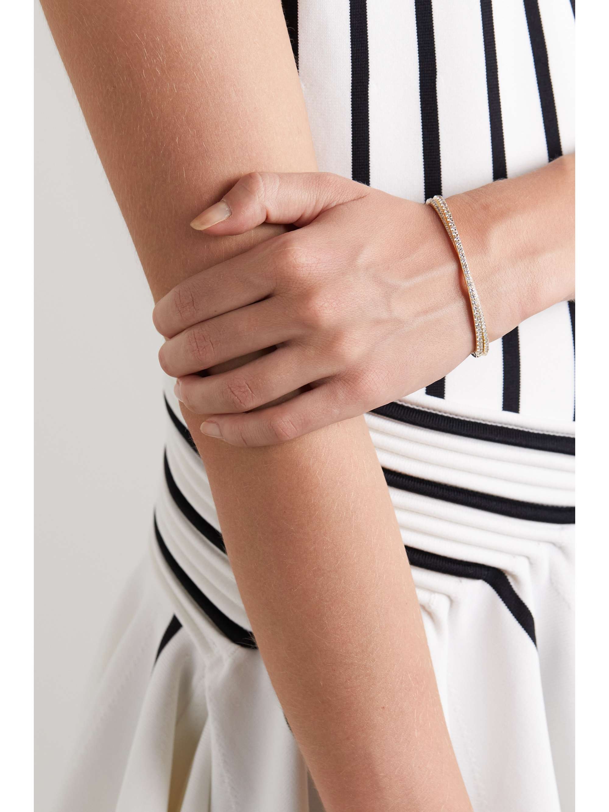 DAVID YURMAN Crossover Armreif aus 18 Karat Gold mit Diamanten