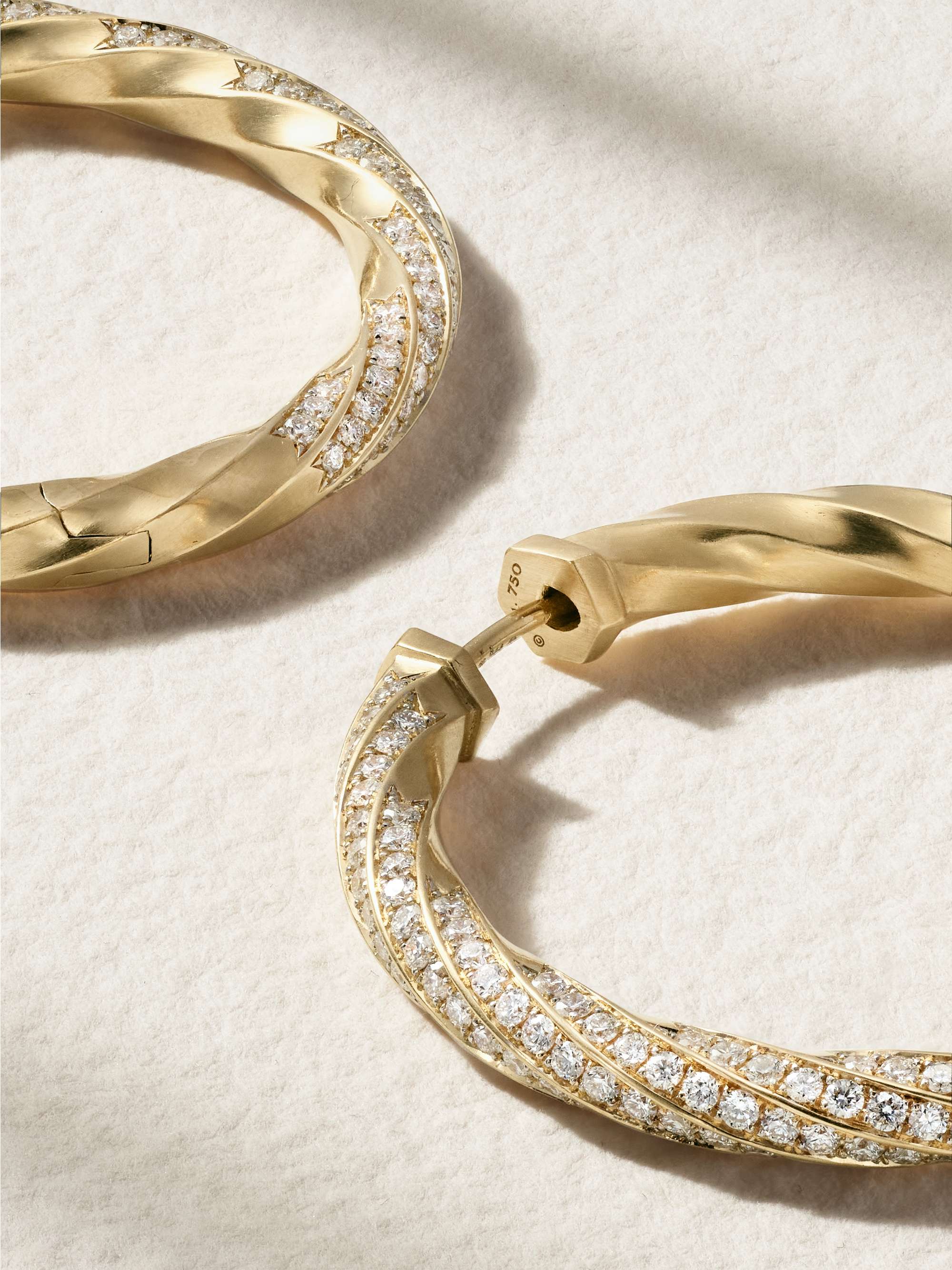 DAVID YURMAN أقراط دائرية Cable Edge من الذهب المُعاد تدويره عيار 18 قيراط والألماس