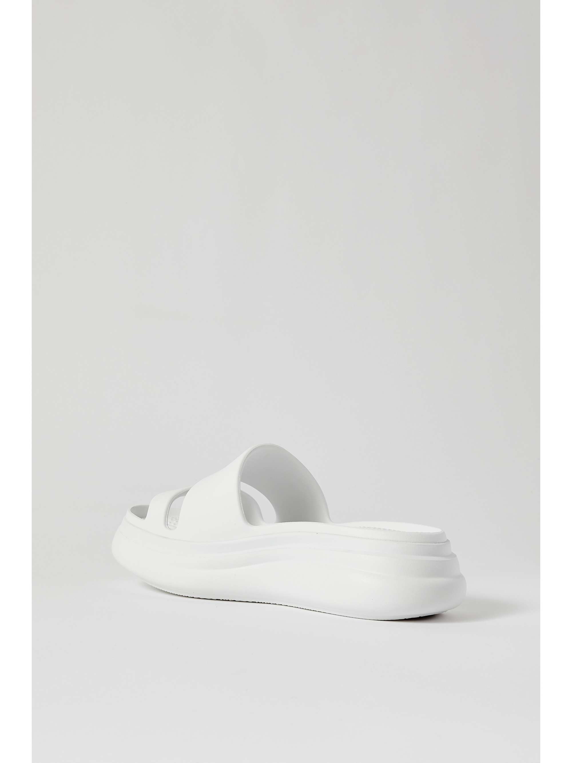 hermes sandals street style