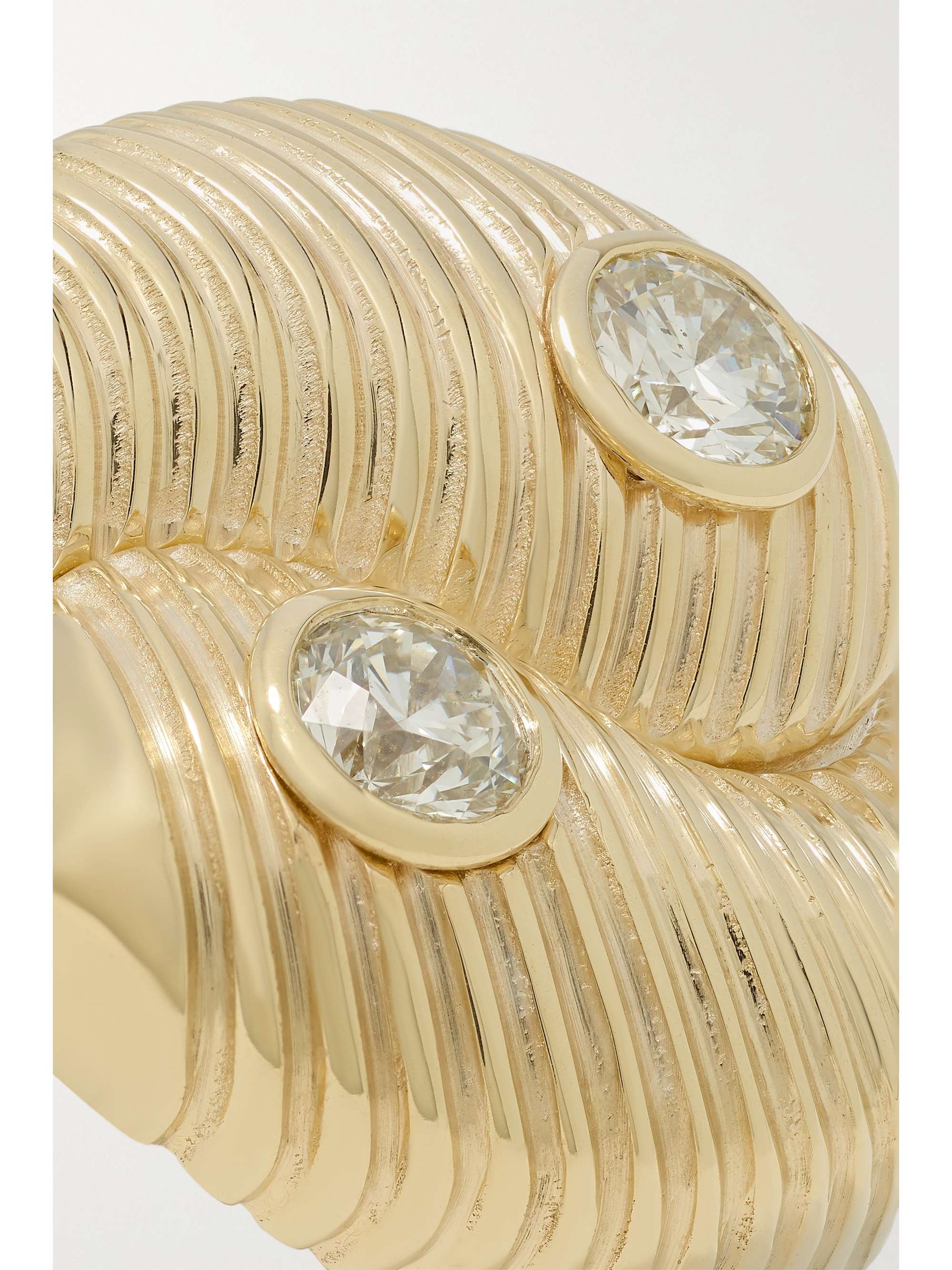 RETROUVAÍ Yin Yang Ring aus 14 Karat Gold mit Diamanten