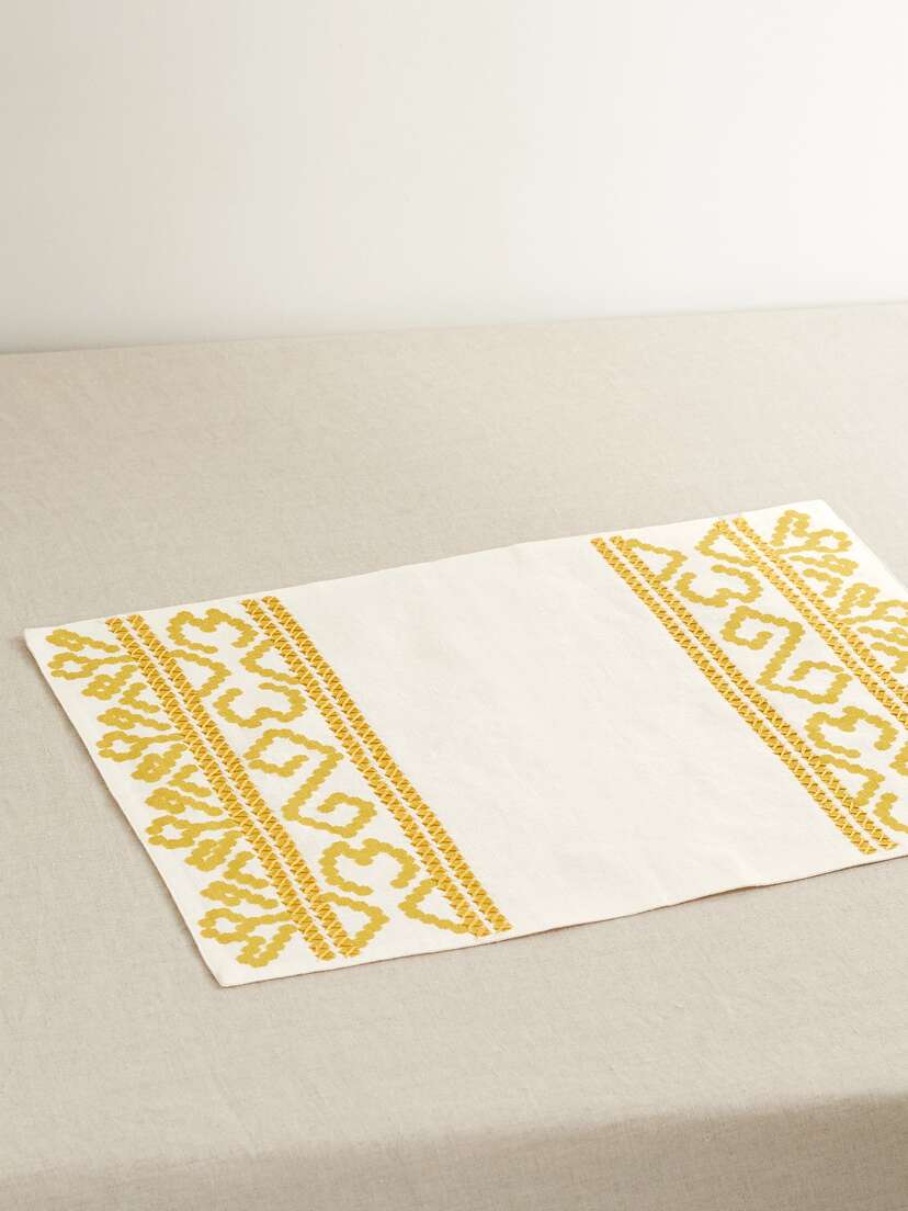 Cabana Goya Embroidered Printed Linen Placemat
