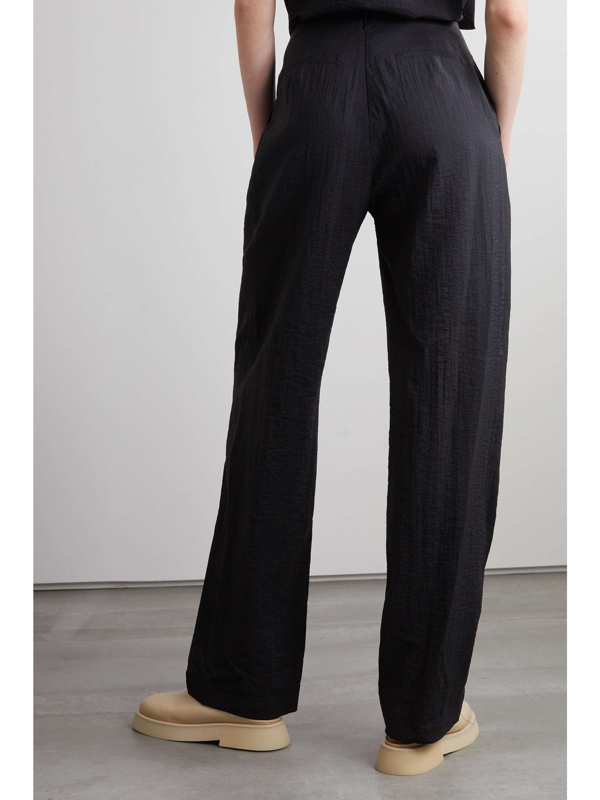 LE 17 SEPTEMBRE Pleated crepon tapered pants
