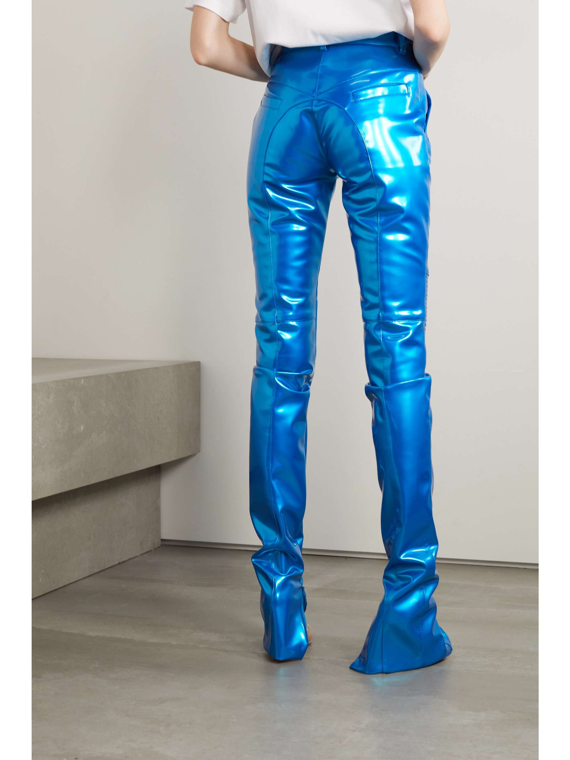 LAQUAN SMITH Hose mit schmalem Bein aus Latex in Metallic-Optik