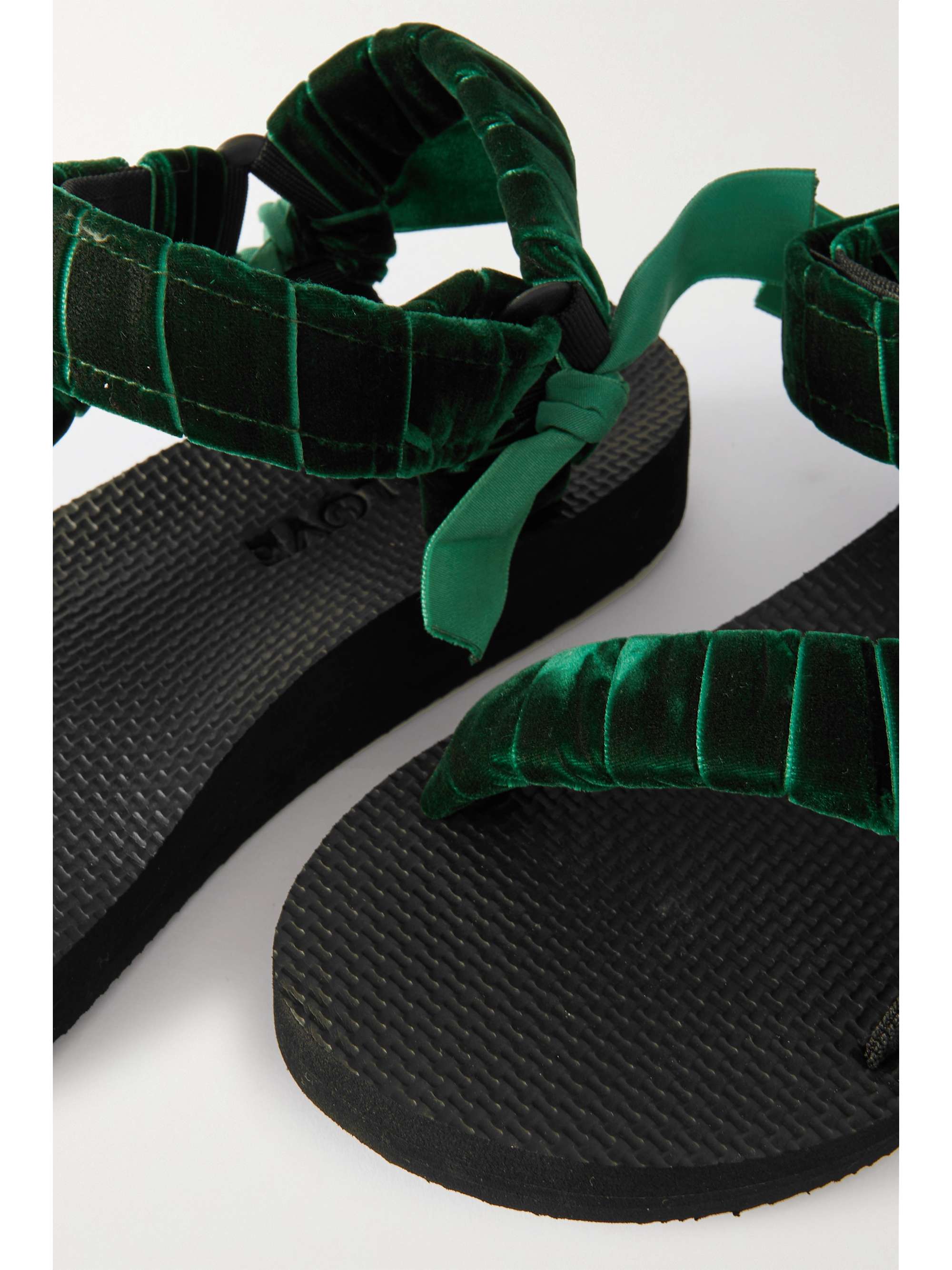 ARIZONA LOVE Trekky Sandalen aus Canvas mit Besätzen aus Samt