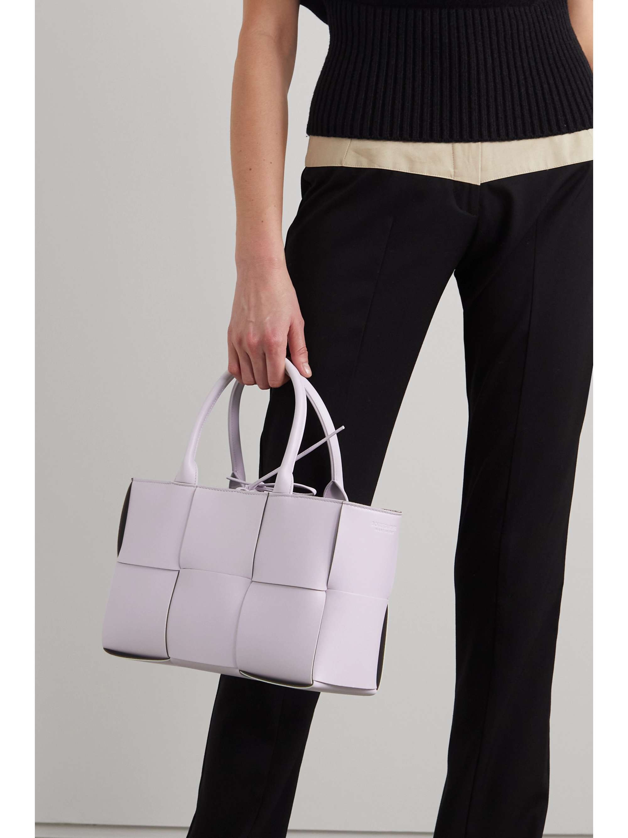 BOTTEGA VENETA Arco medium intrecciato leather tote