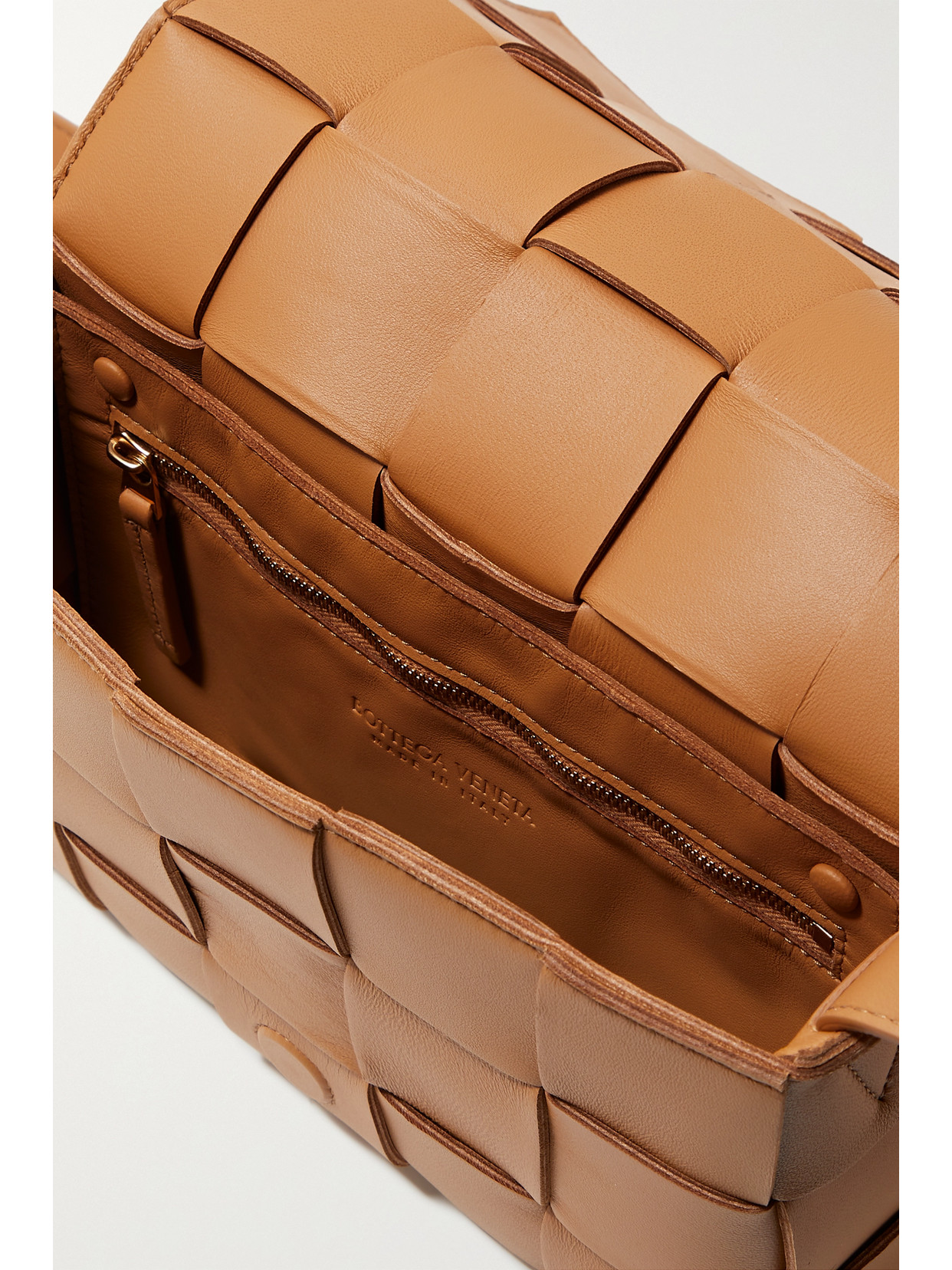 Cassette Medium Intrecciato Shoulder Bag