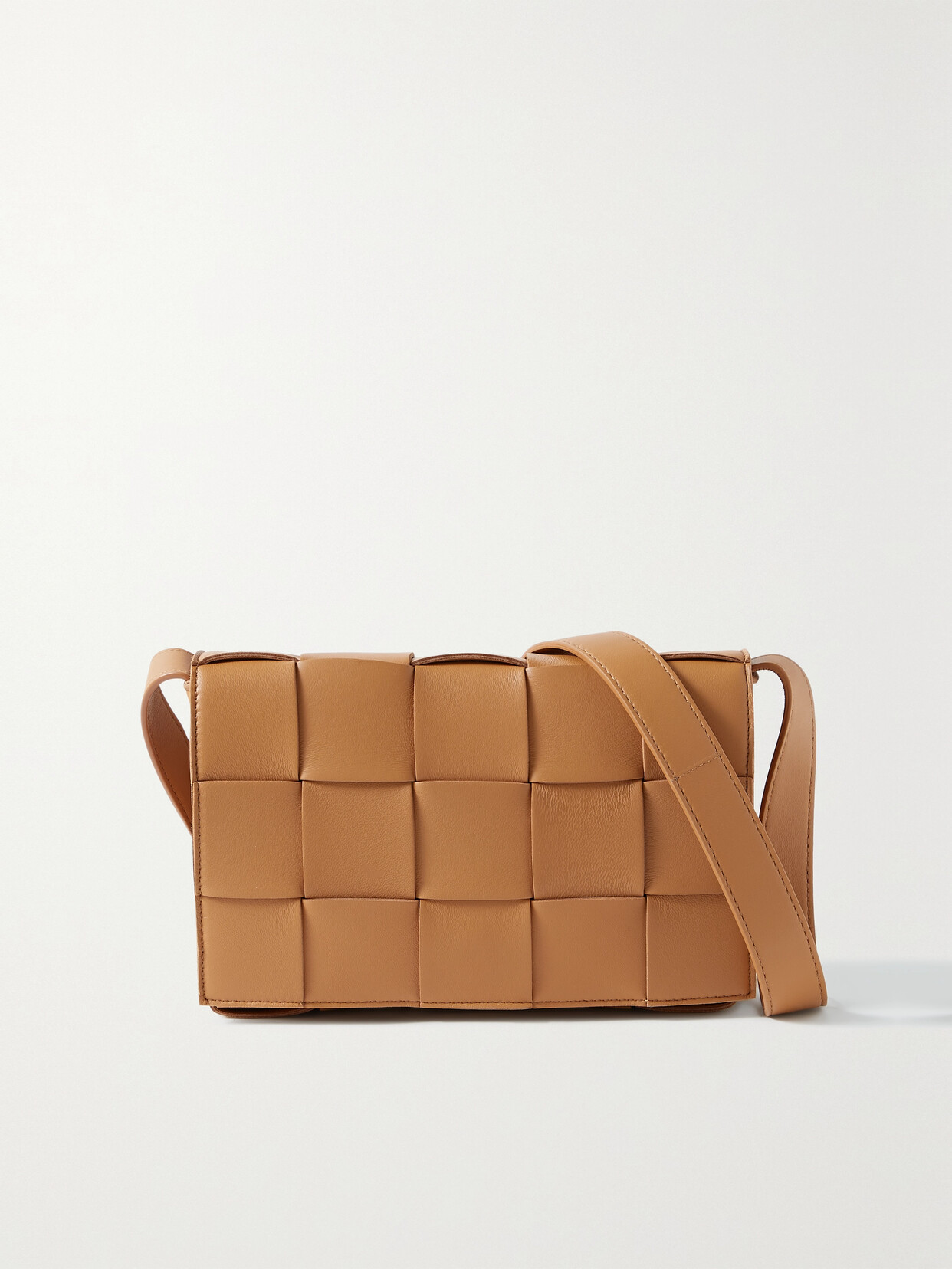 Cassette Medium Intrecciato Shoulder Bag
