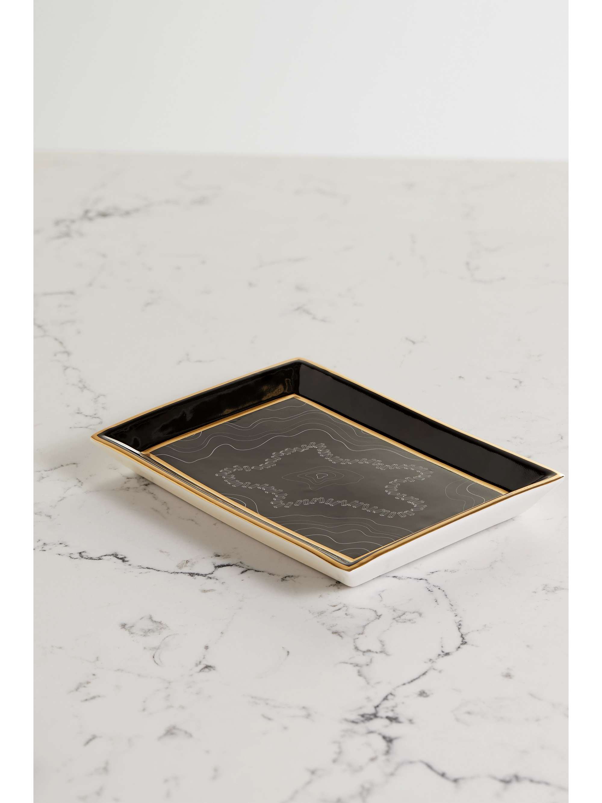 SUZANNE KALAN Plateau à bijoux en porcelaine