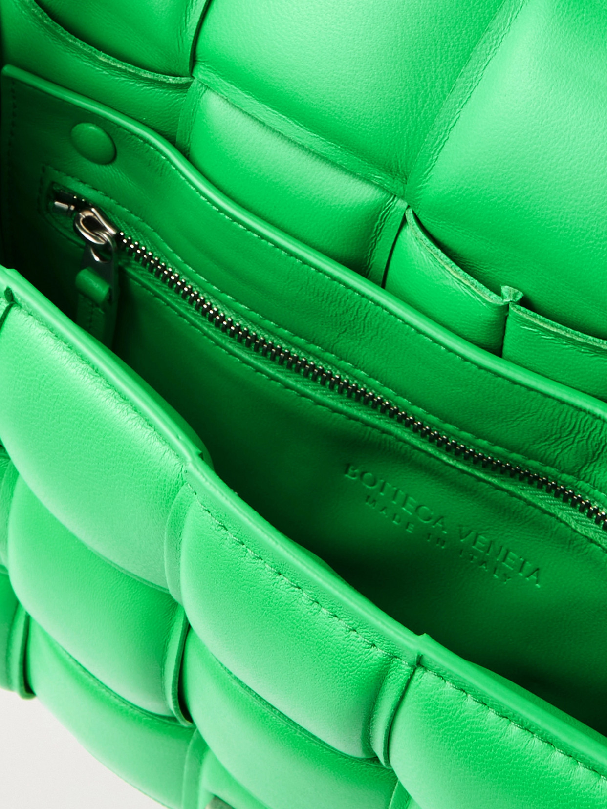 Bottega Veneta Cassette Padded Intrecciato Leather Shoulder Bag In Green