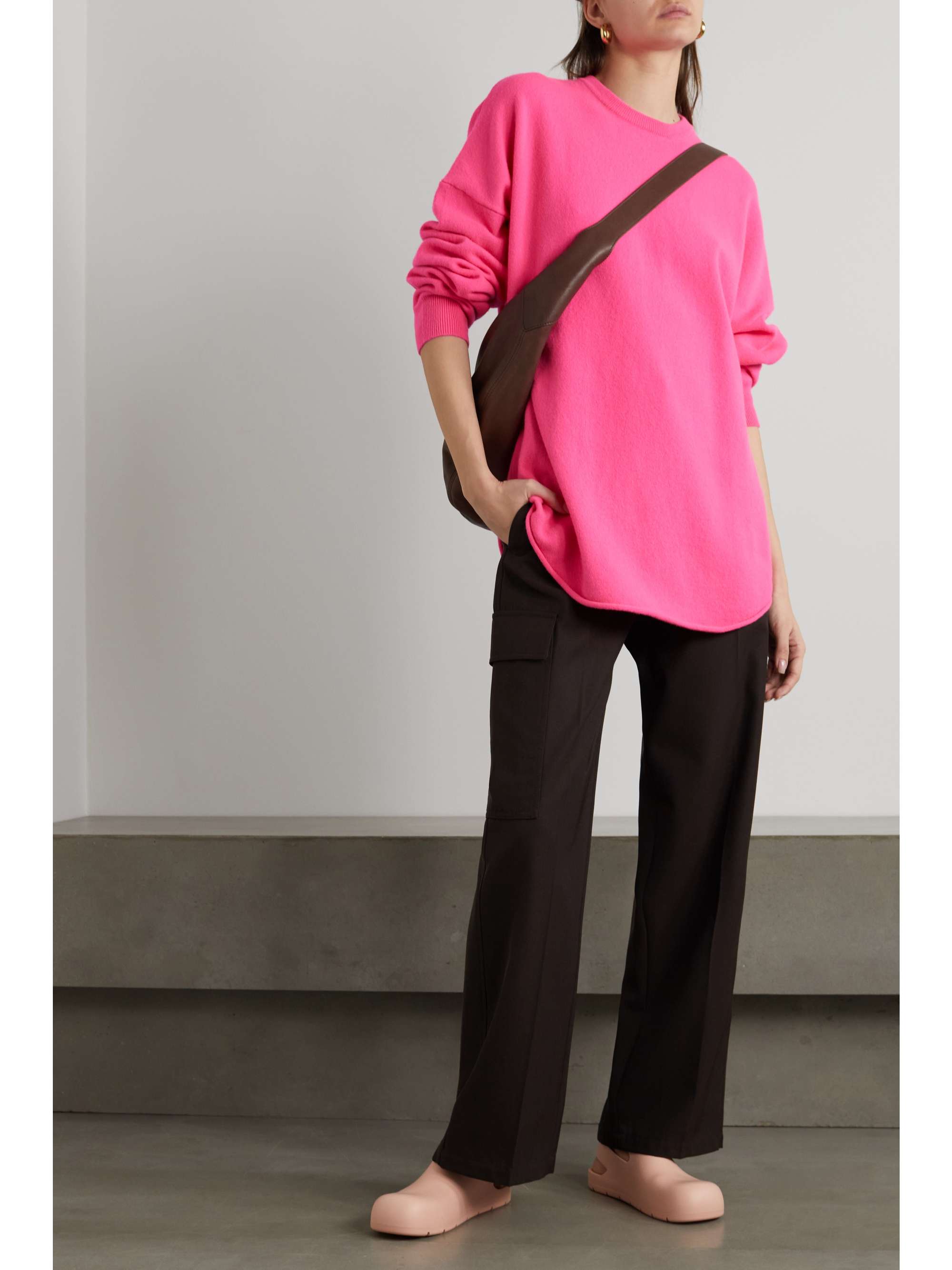 EXTREME CASHMERE N°53 Crew Hop neon cashmere-blend sweater