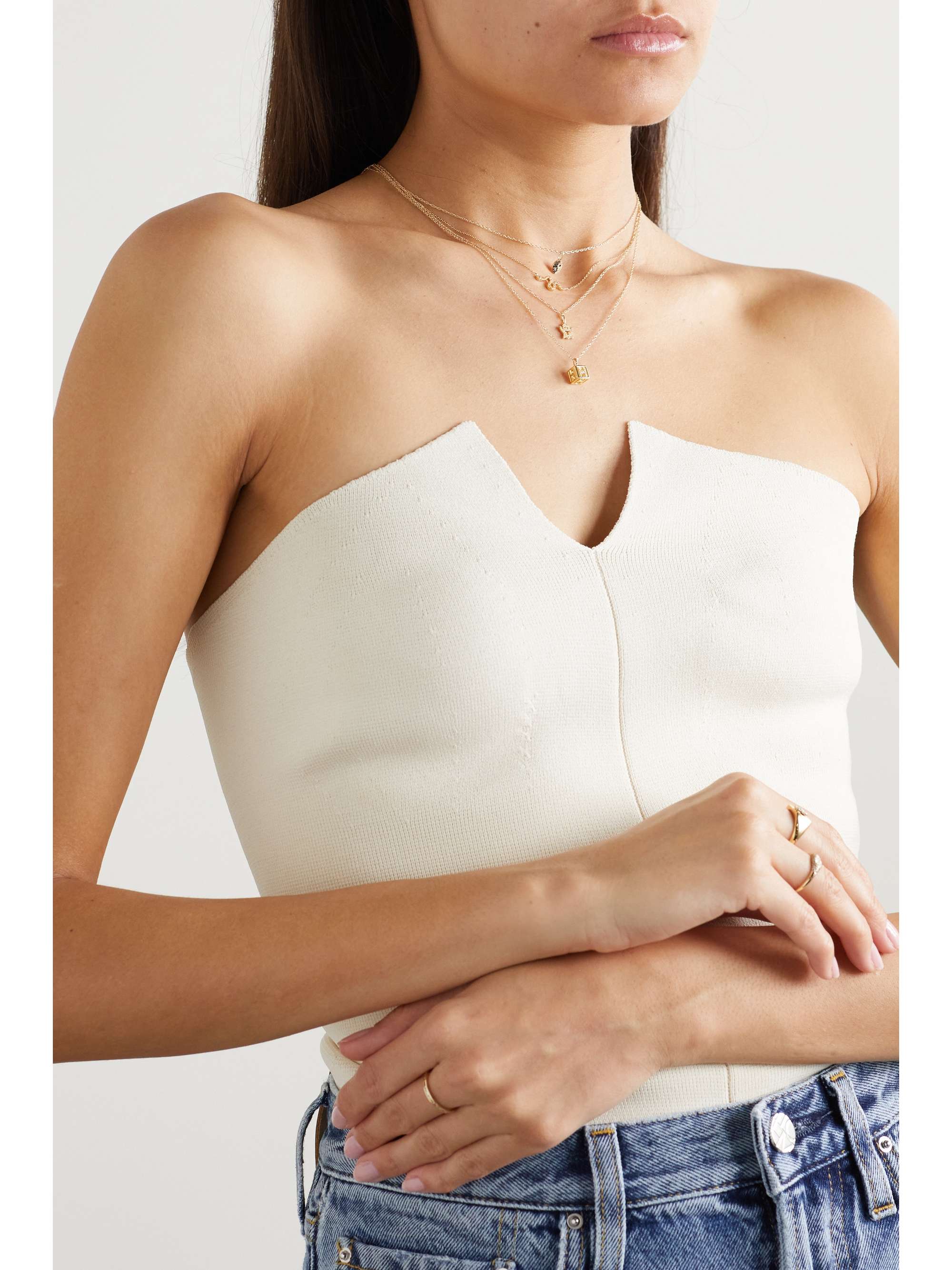 STONE AND STRAND Baby Block gold diamond necklace