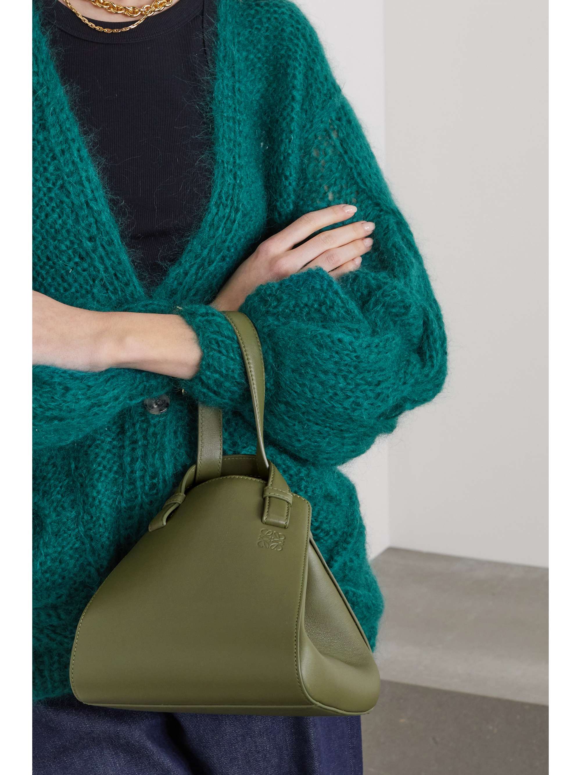 LOEWE Sac à main en cuir Hammock Nugget Small