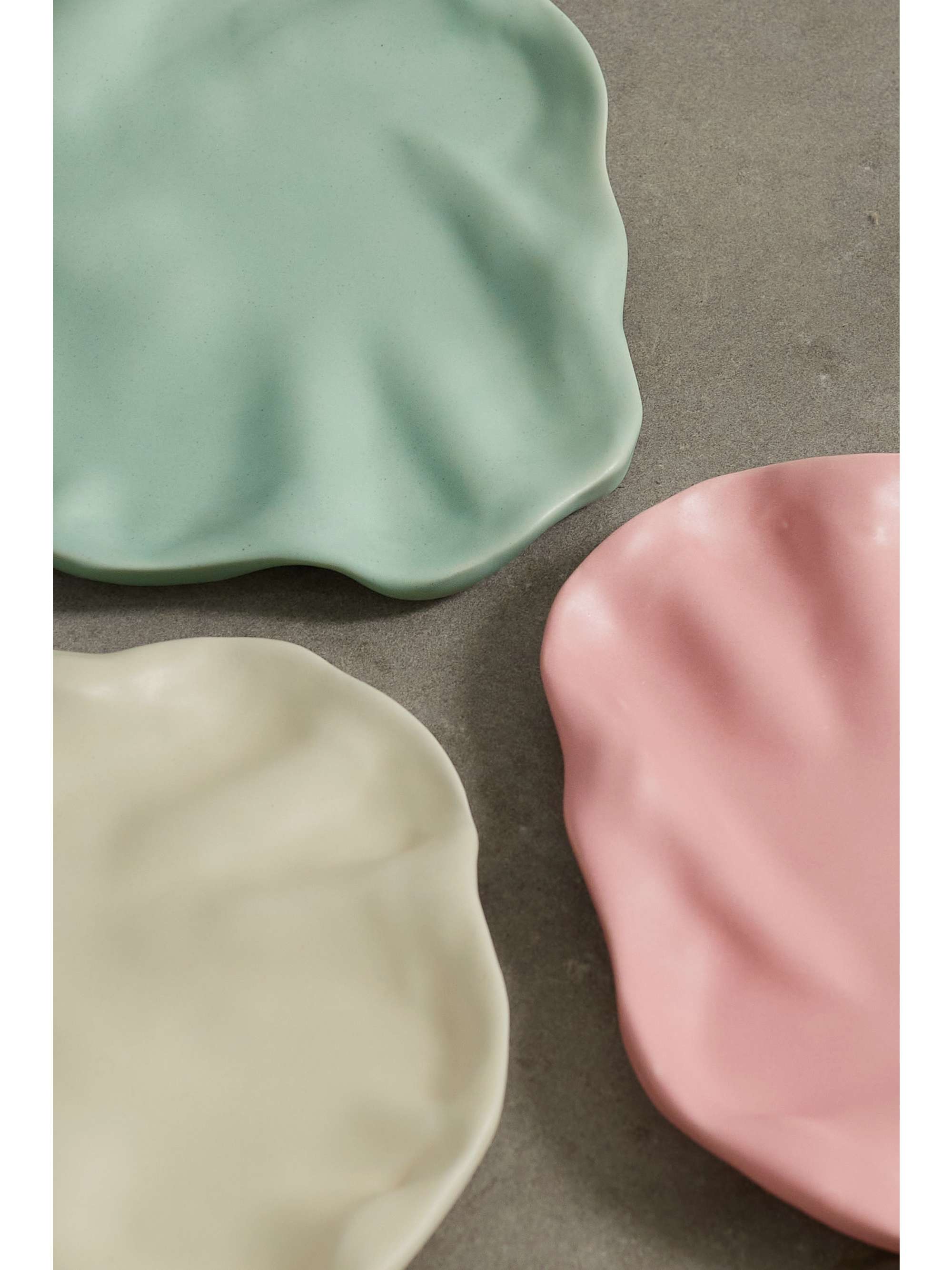 COMPLETEDWORKS Object 21 set of three ceramic plates