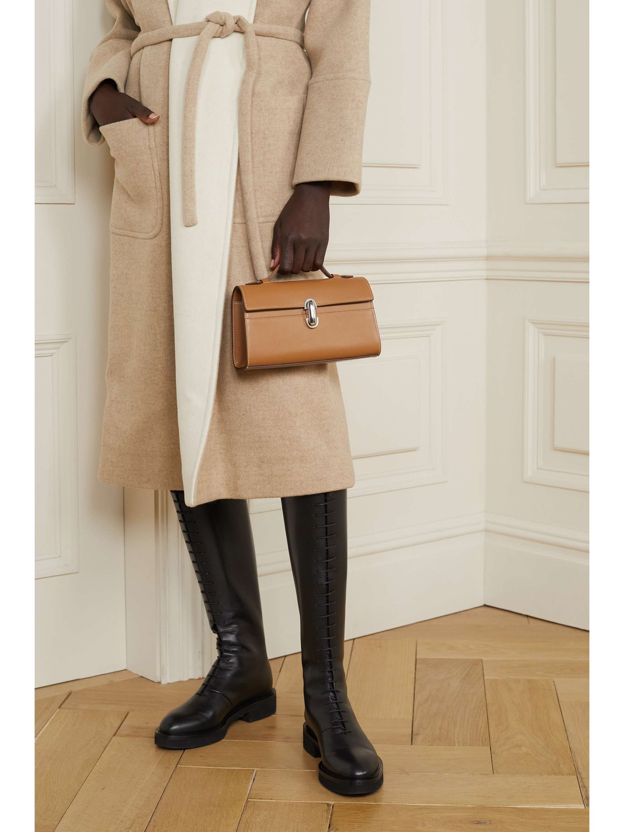 Túi tote 'Pochette' của Savette