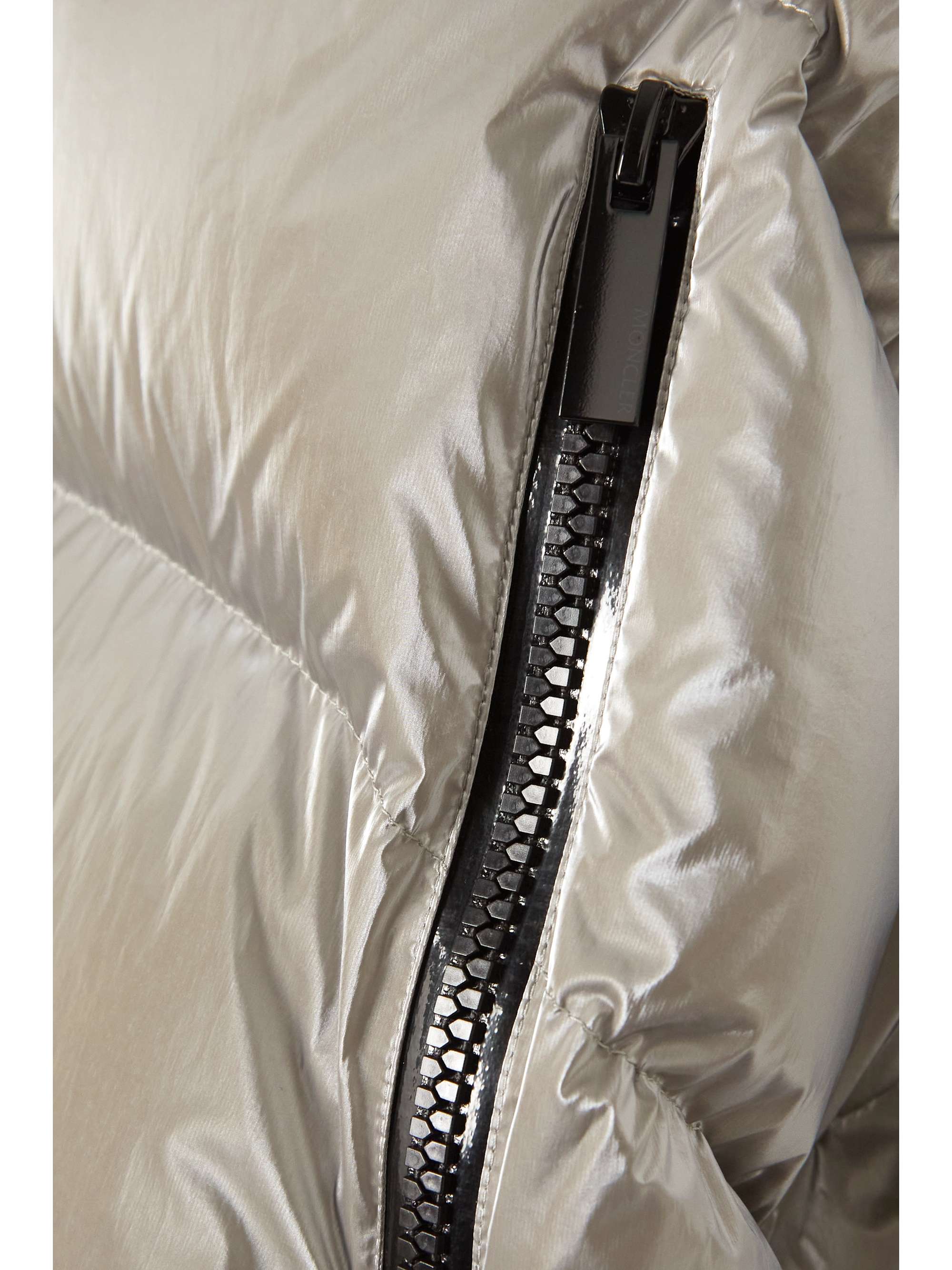 MONCLER Avoriaz 绗缝金属感软壳面料羽绒夹克