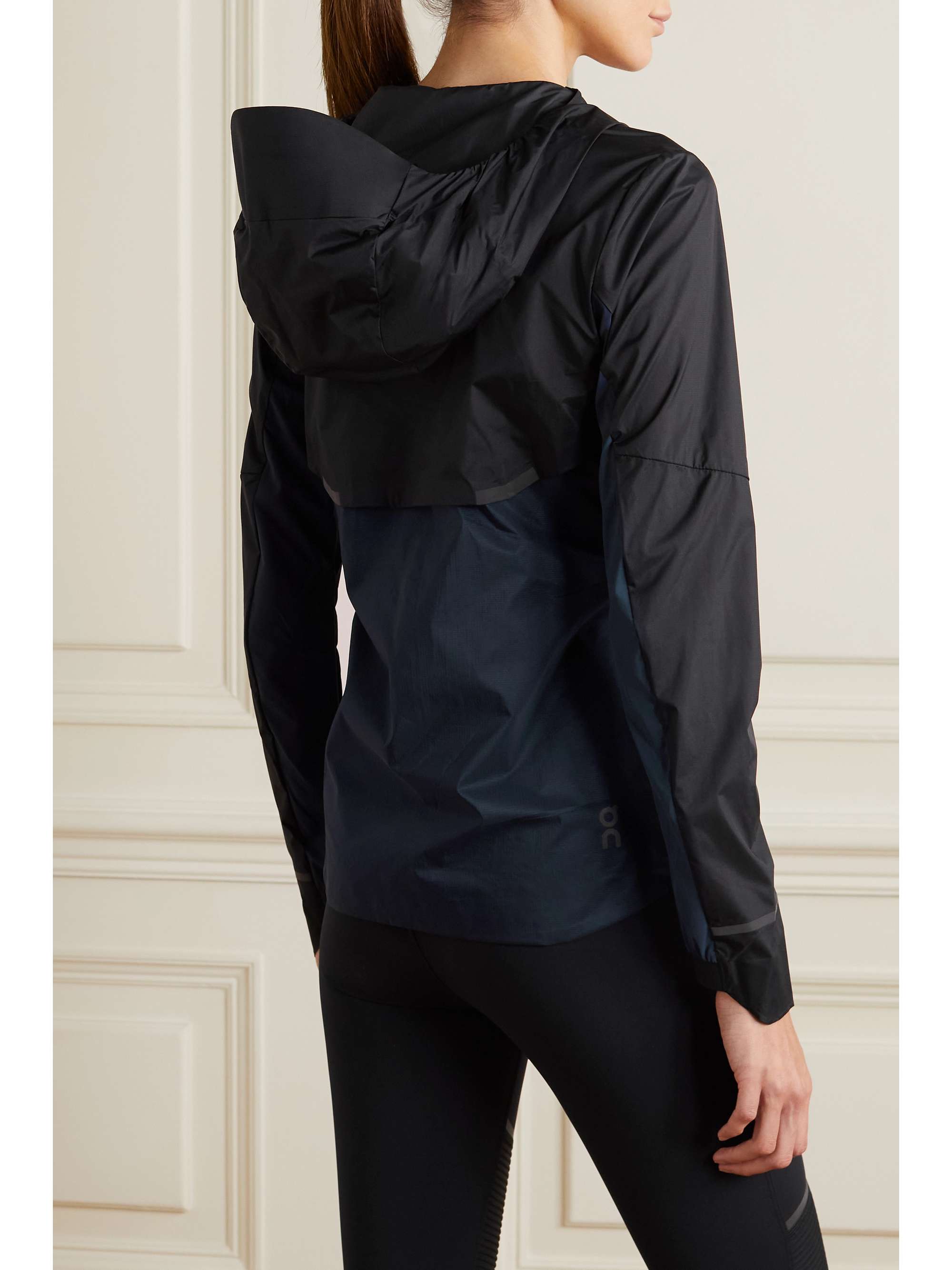 ON-RUNNING Weather hooded paneled shell jacket